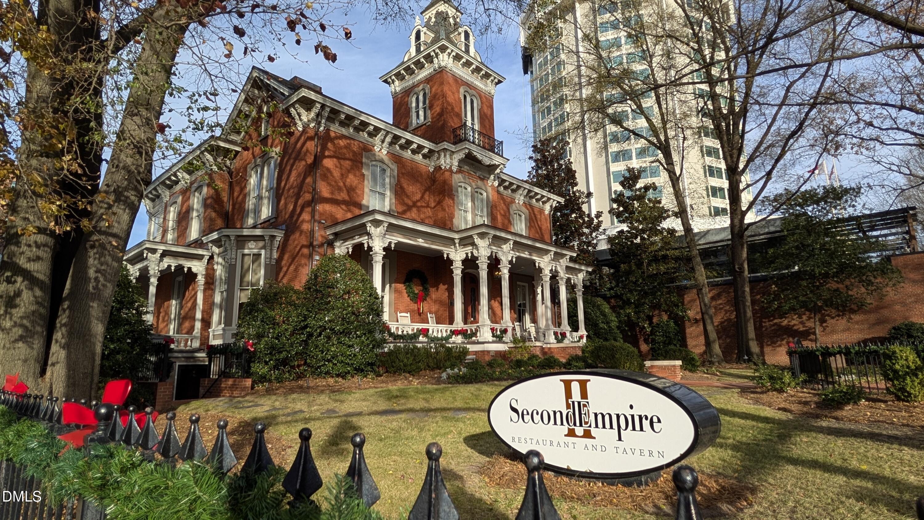 122 N Harrington Street