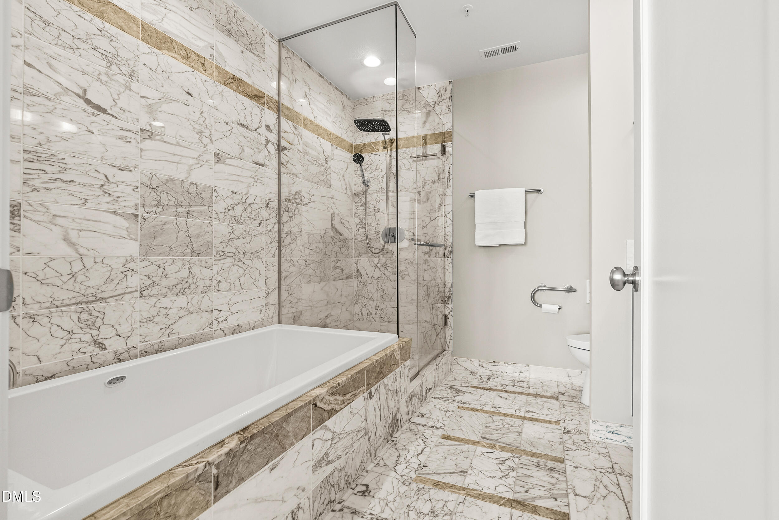 122 N Harrington Street