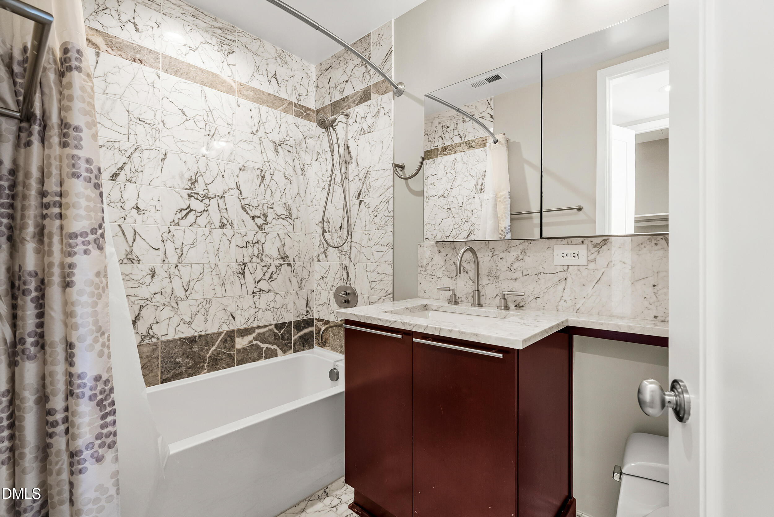 122 N Harrington Street