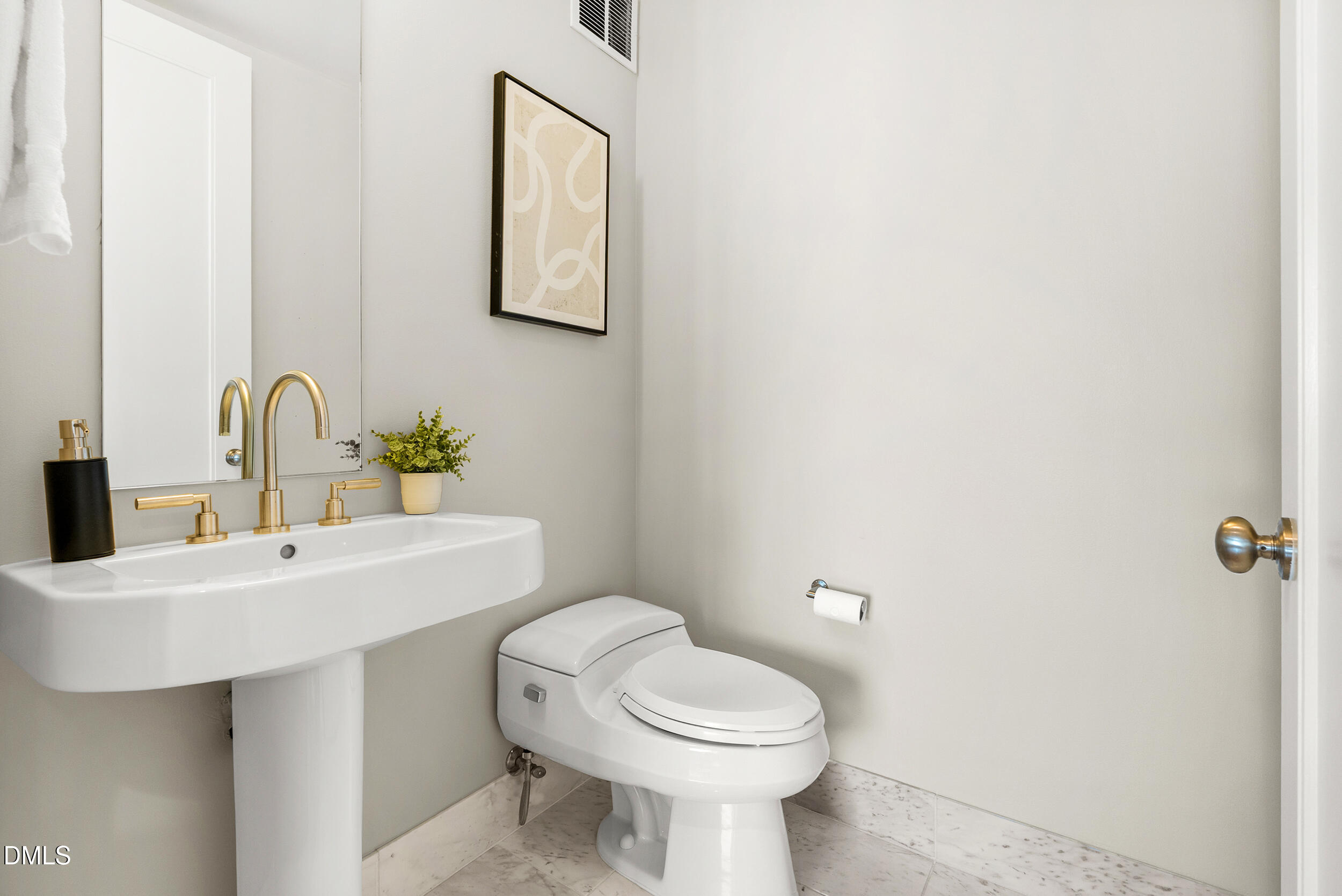 122 N Harrington Street