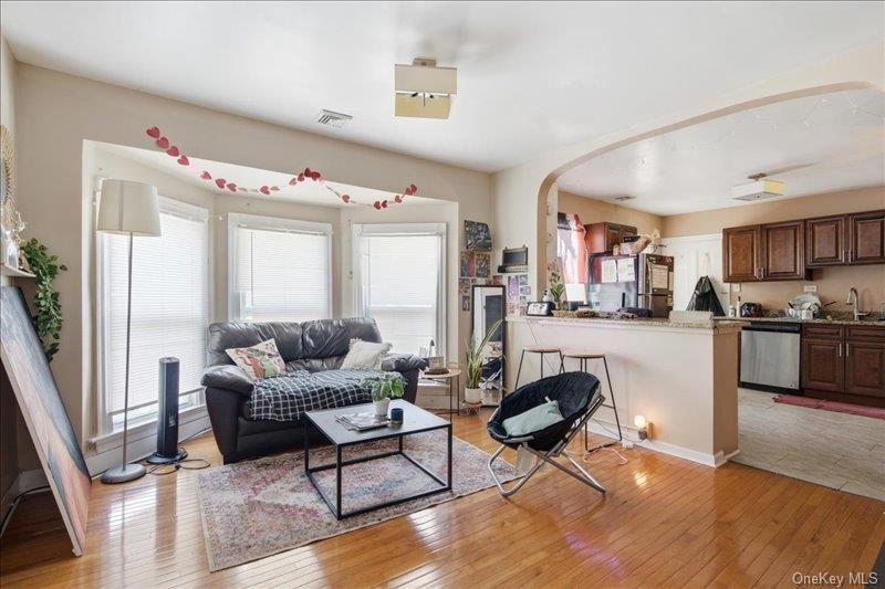 4 Lathrop Avenue