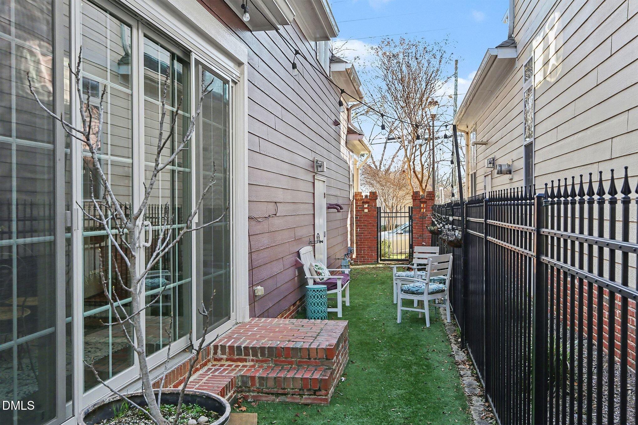 1213 N Blount Street