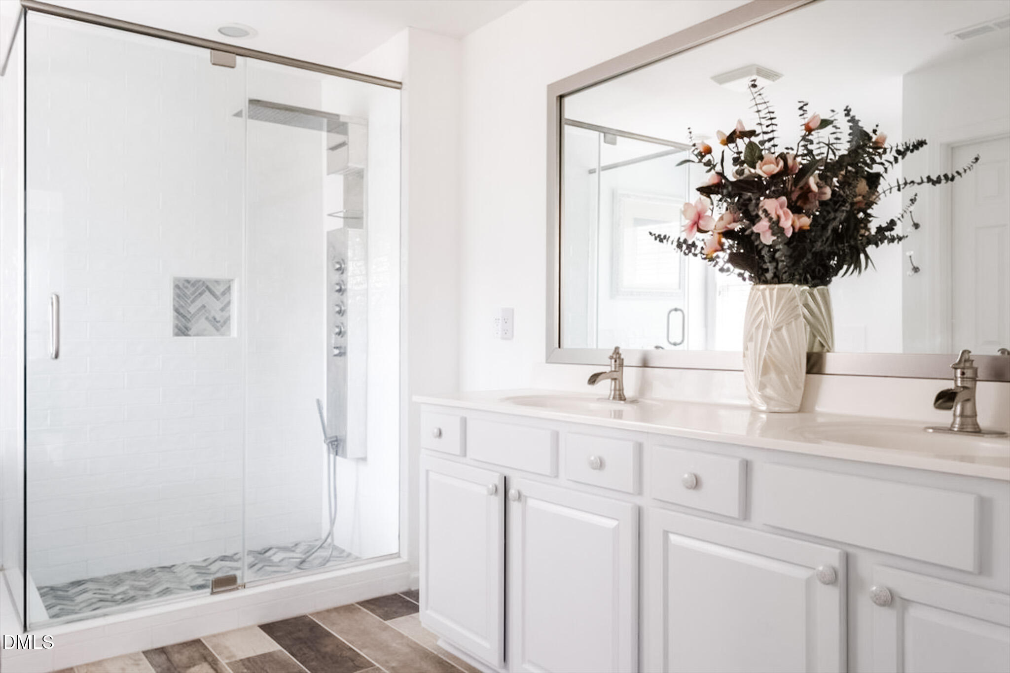 1124 Woodlands Creek Way