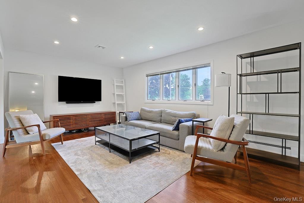 8 Duers Court
