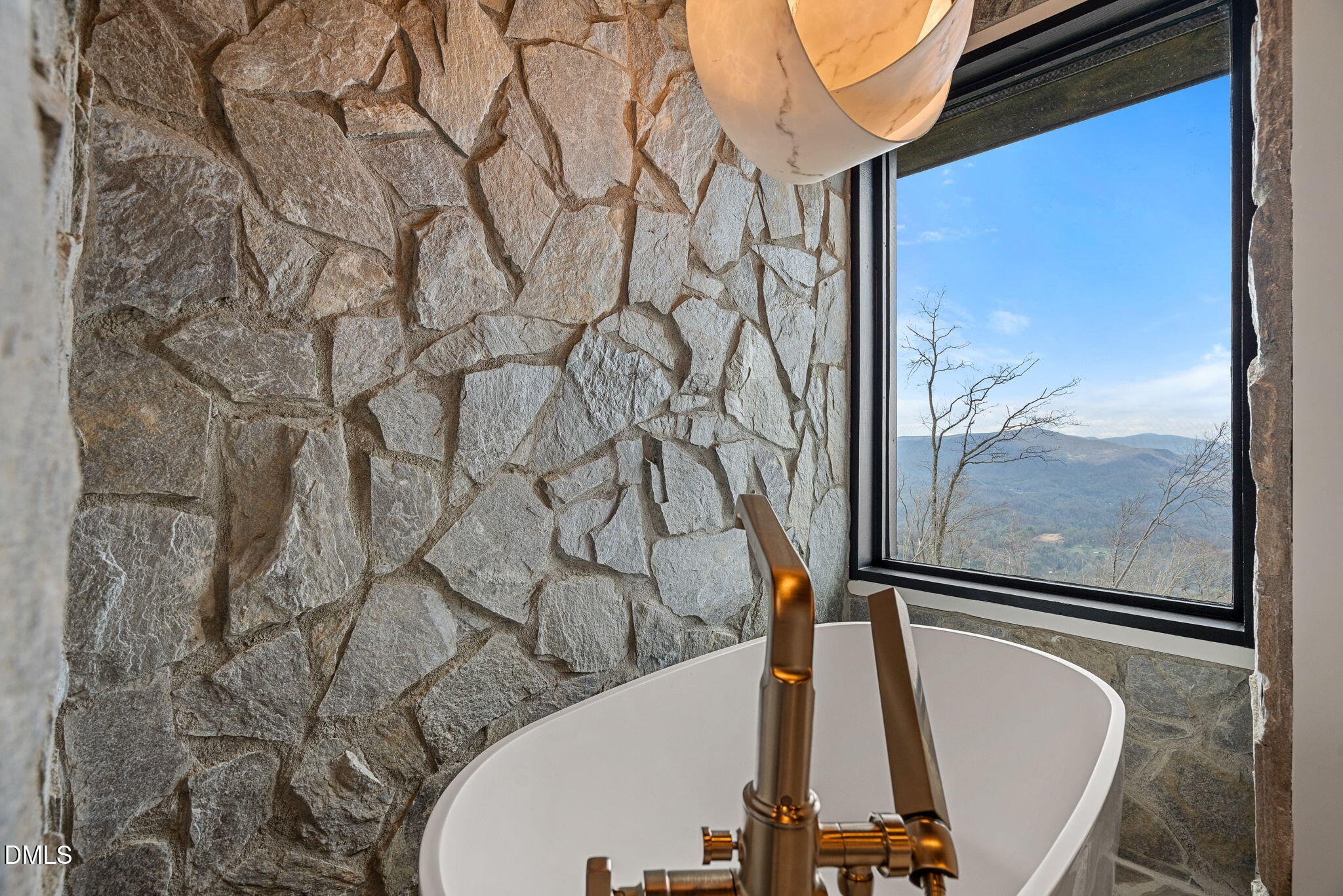 404 Silver Eagle Trail