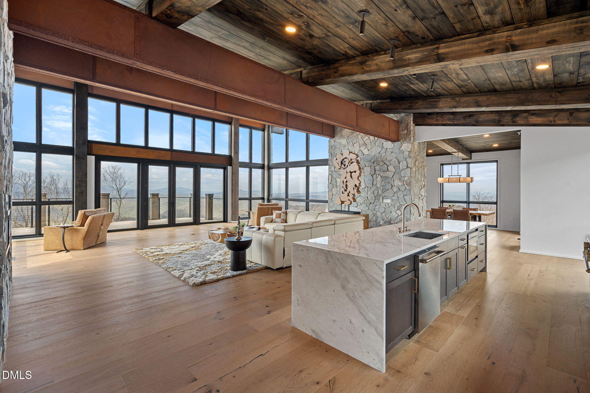 404 Silver Eagle Trail