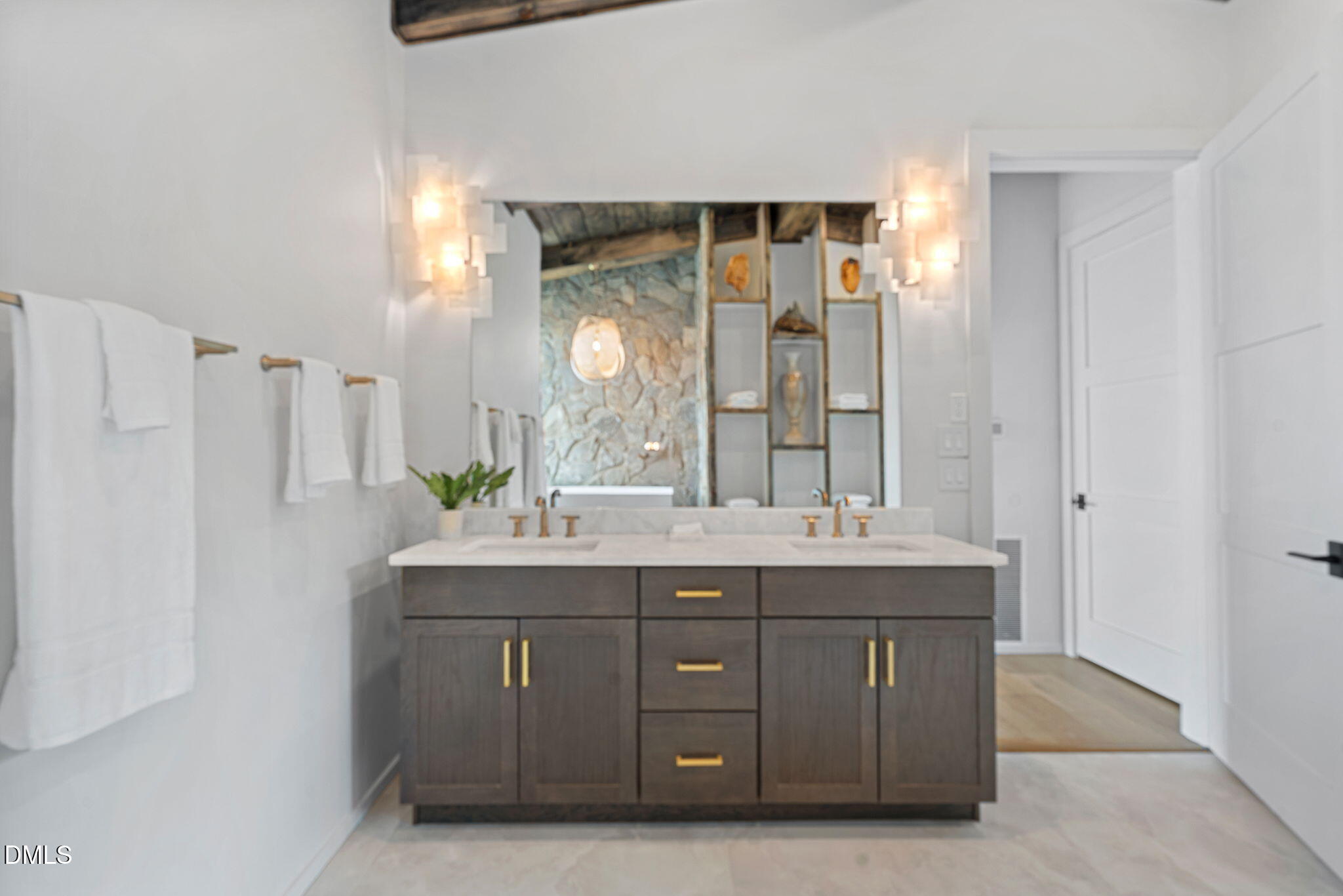 404 Silver Eagle Trail