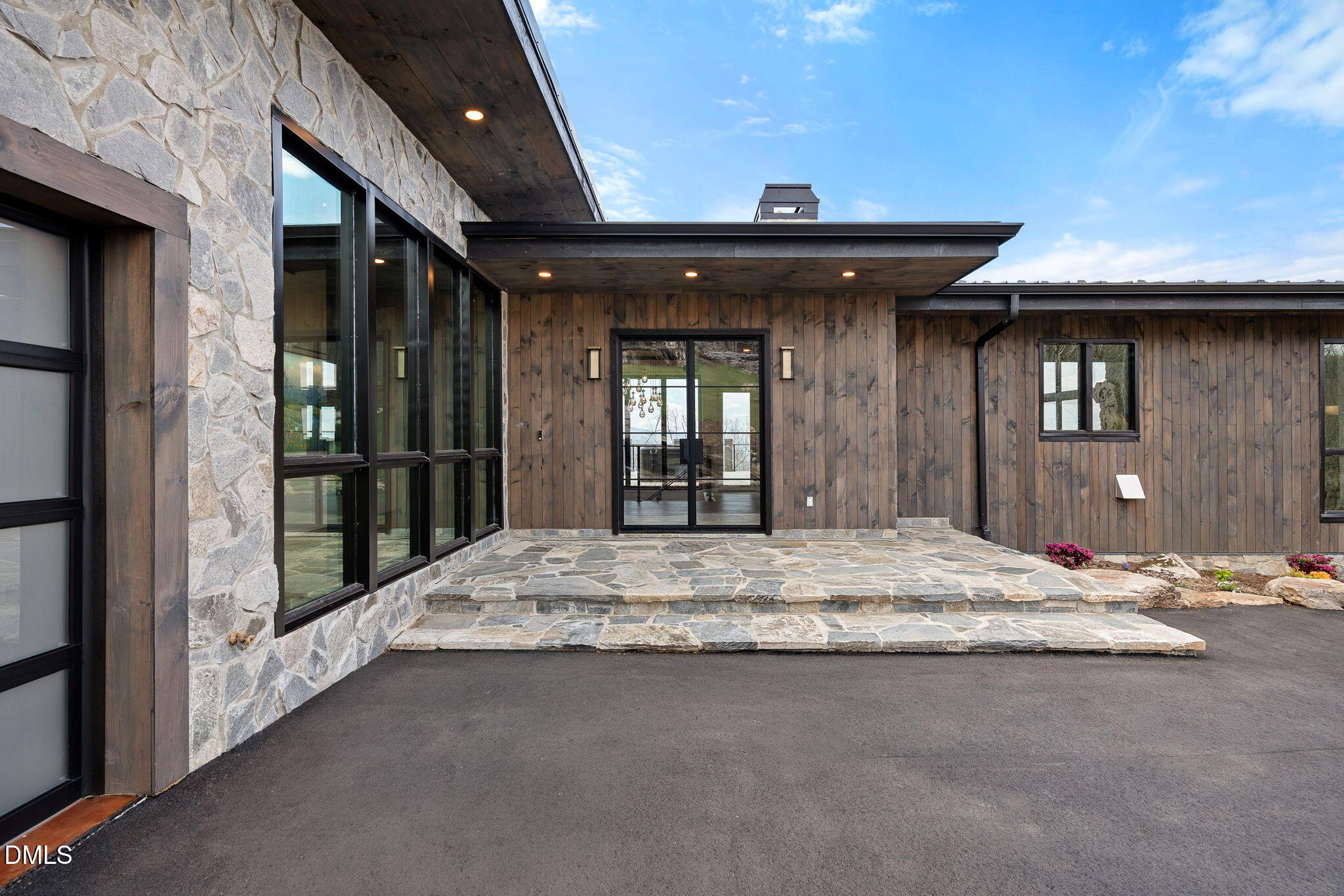 404 Silver Eagle Trail