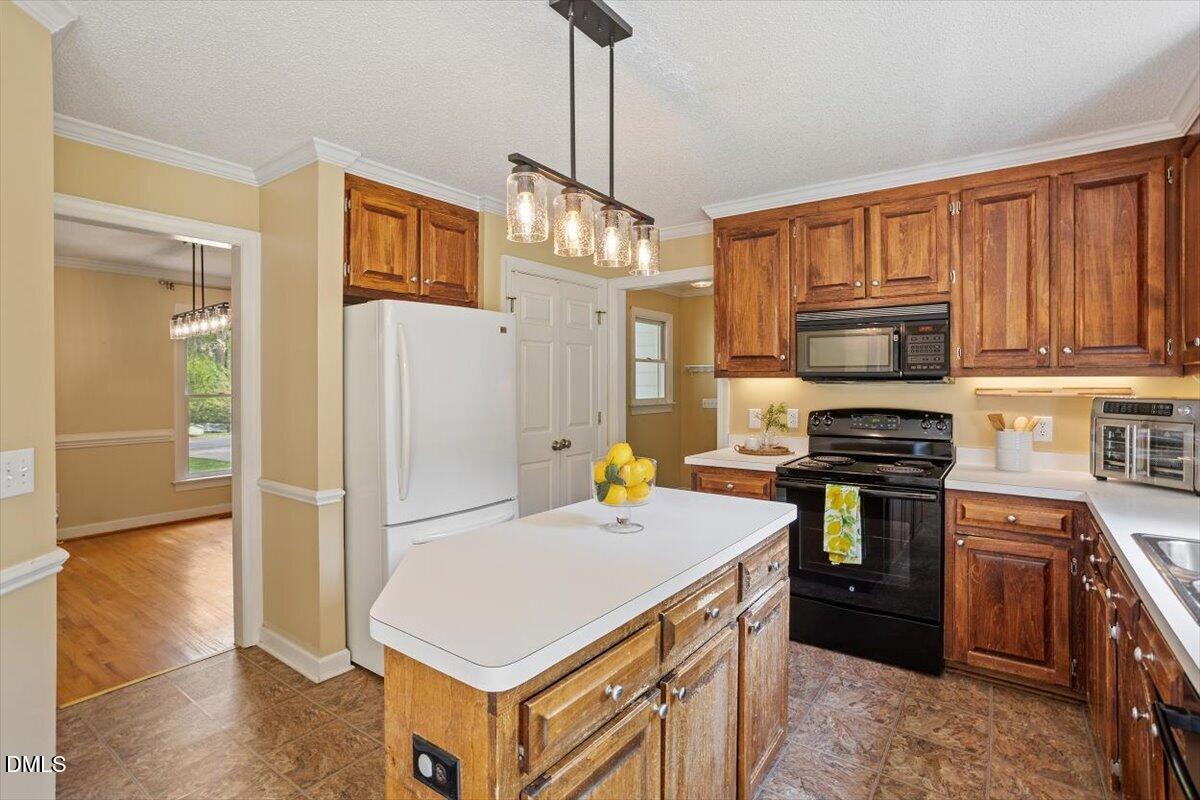 2700 Mary Marvin Trail