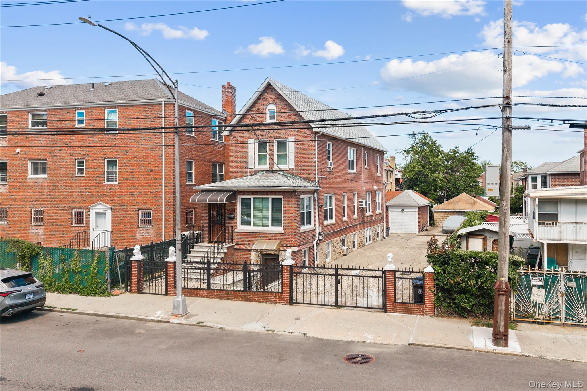 2328 Williamsbridge Road