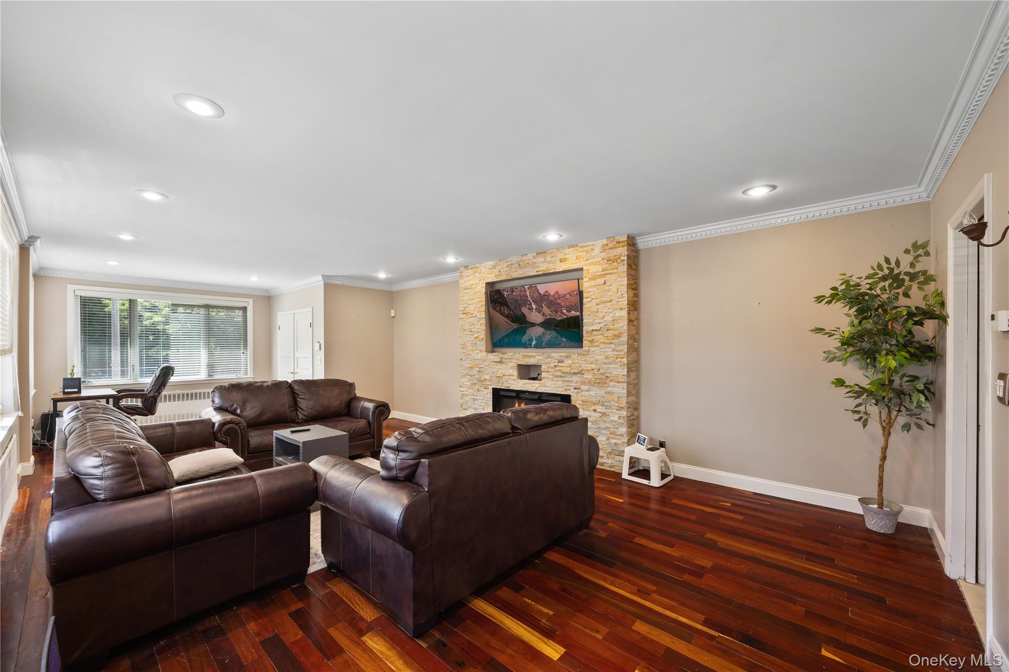 2328 Williamsbridge Road