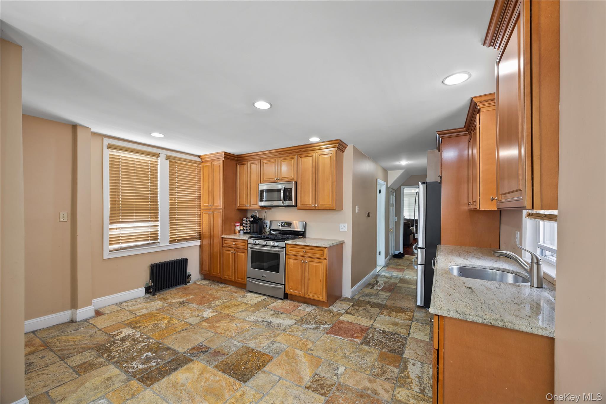 2328 Williamsbridge Road