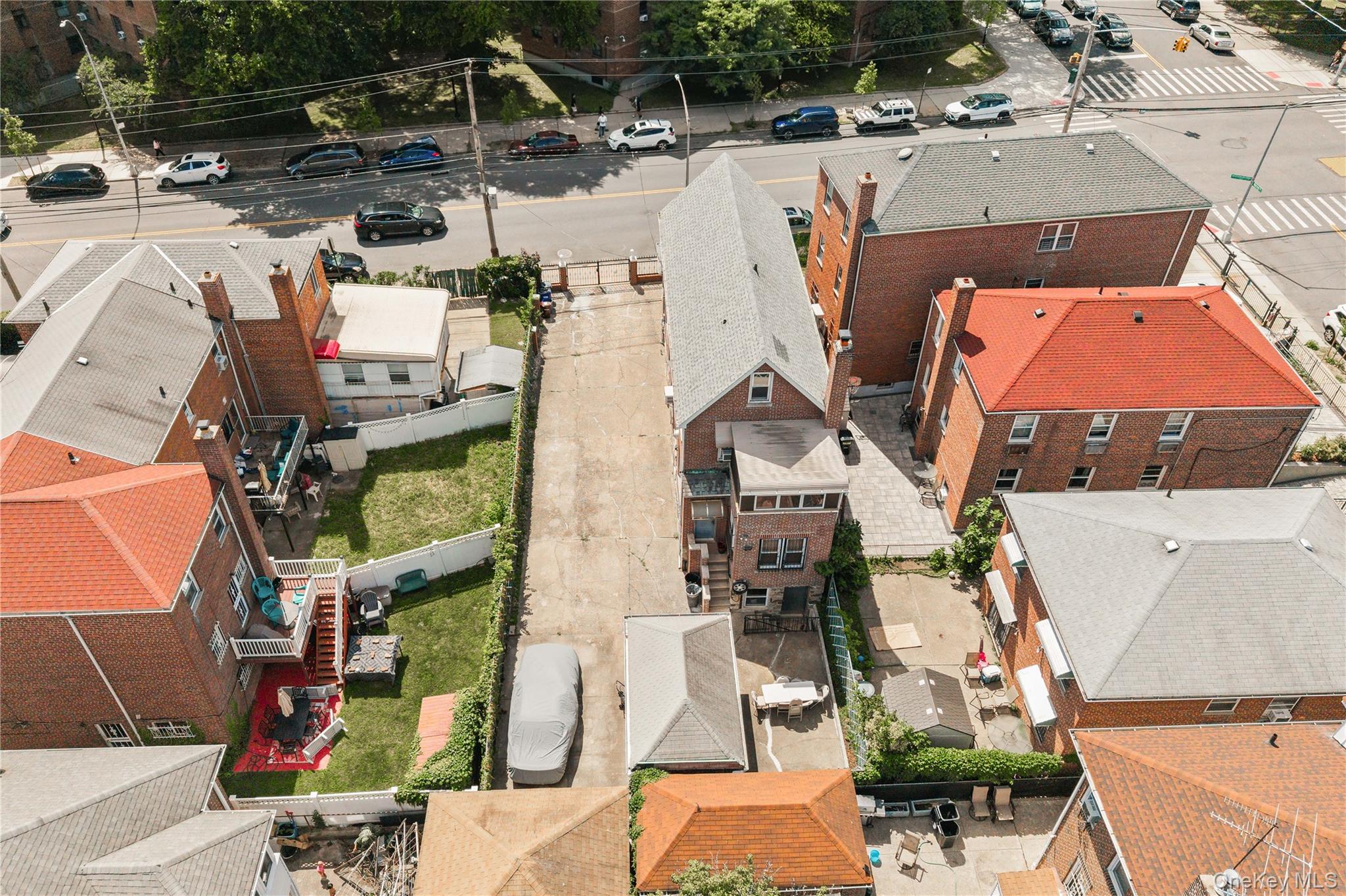2328 Williamsbridge Road