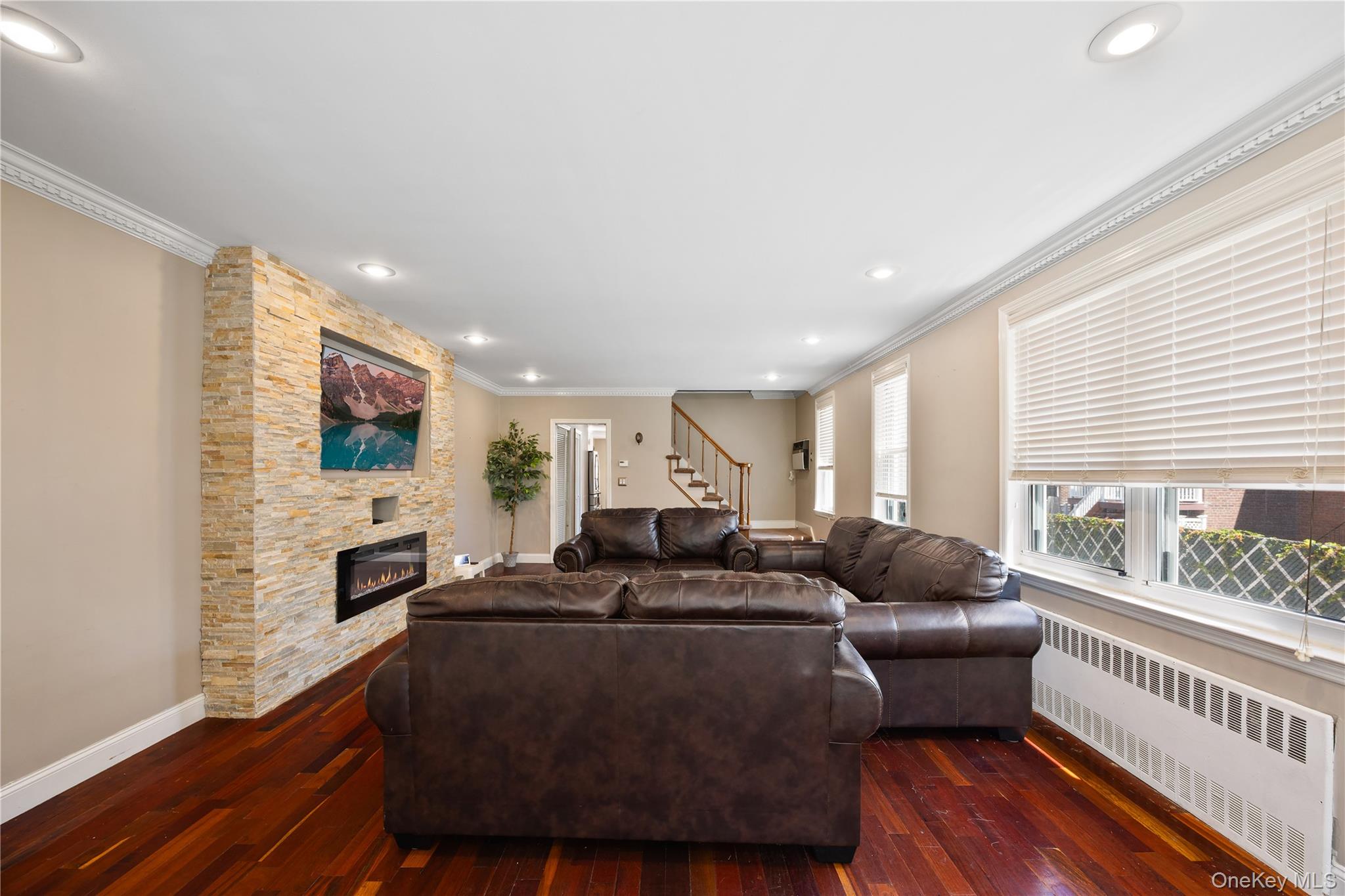 2328 Williamsbridge Road