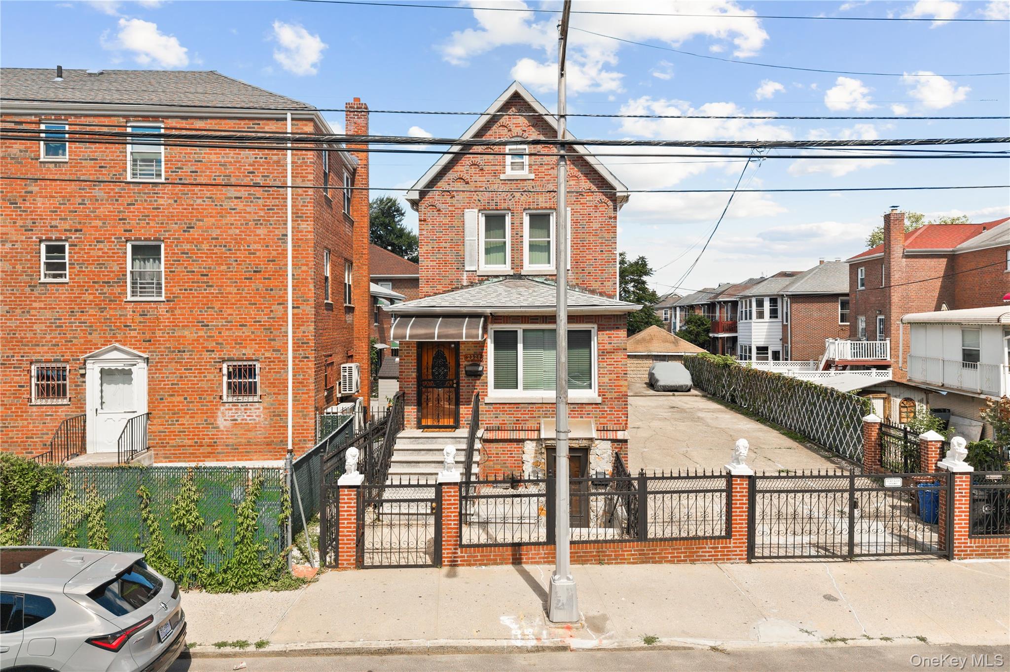 2328 Williamsbridge Road