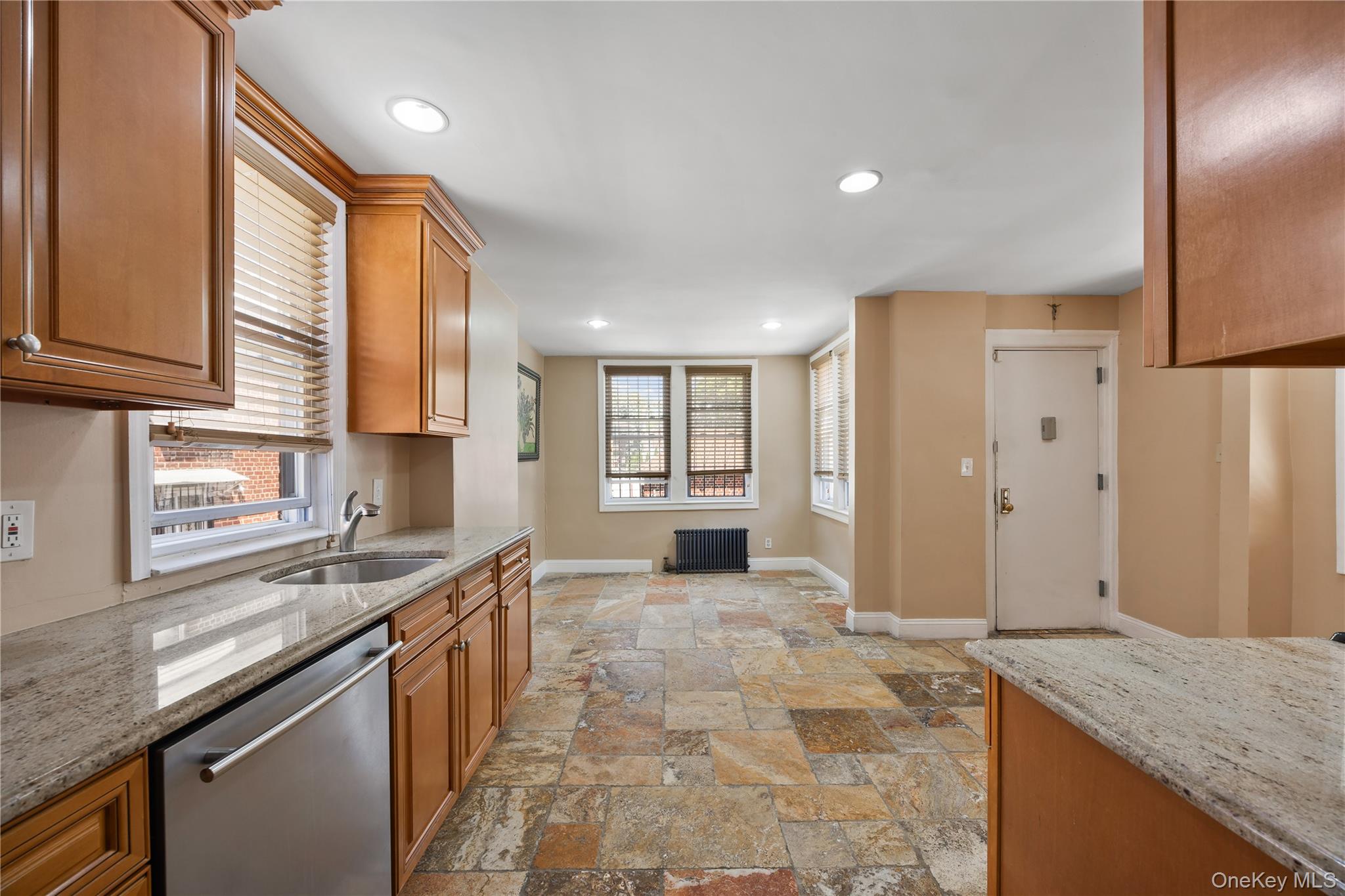 2328 Williamsbridge Road