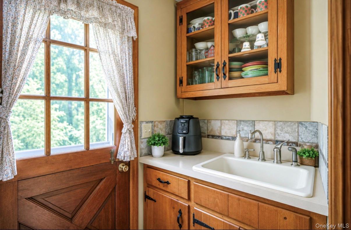 111 Stony Hollow Road