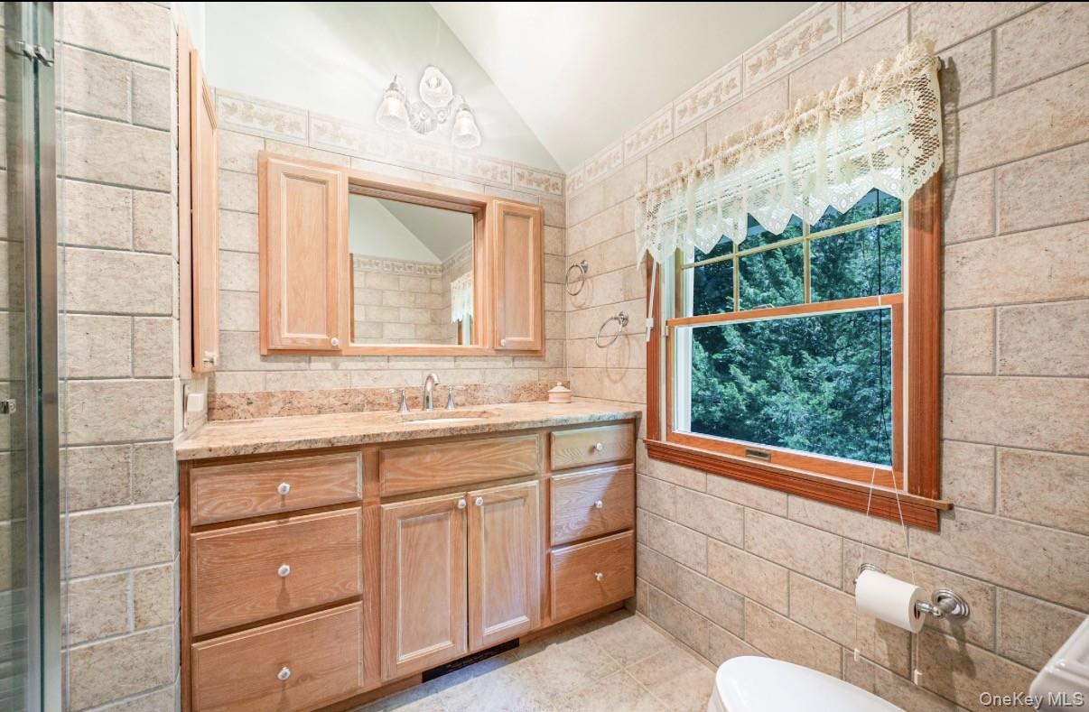 111 Stony Hollow Road