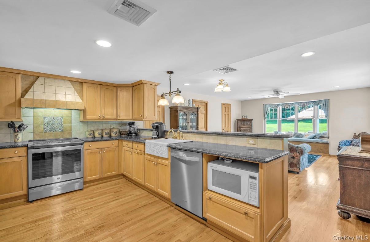 111 Stony Hollow Road