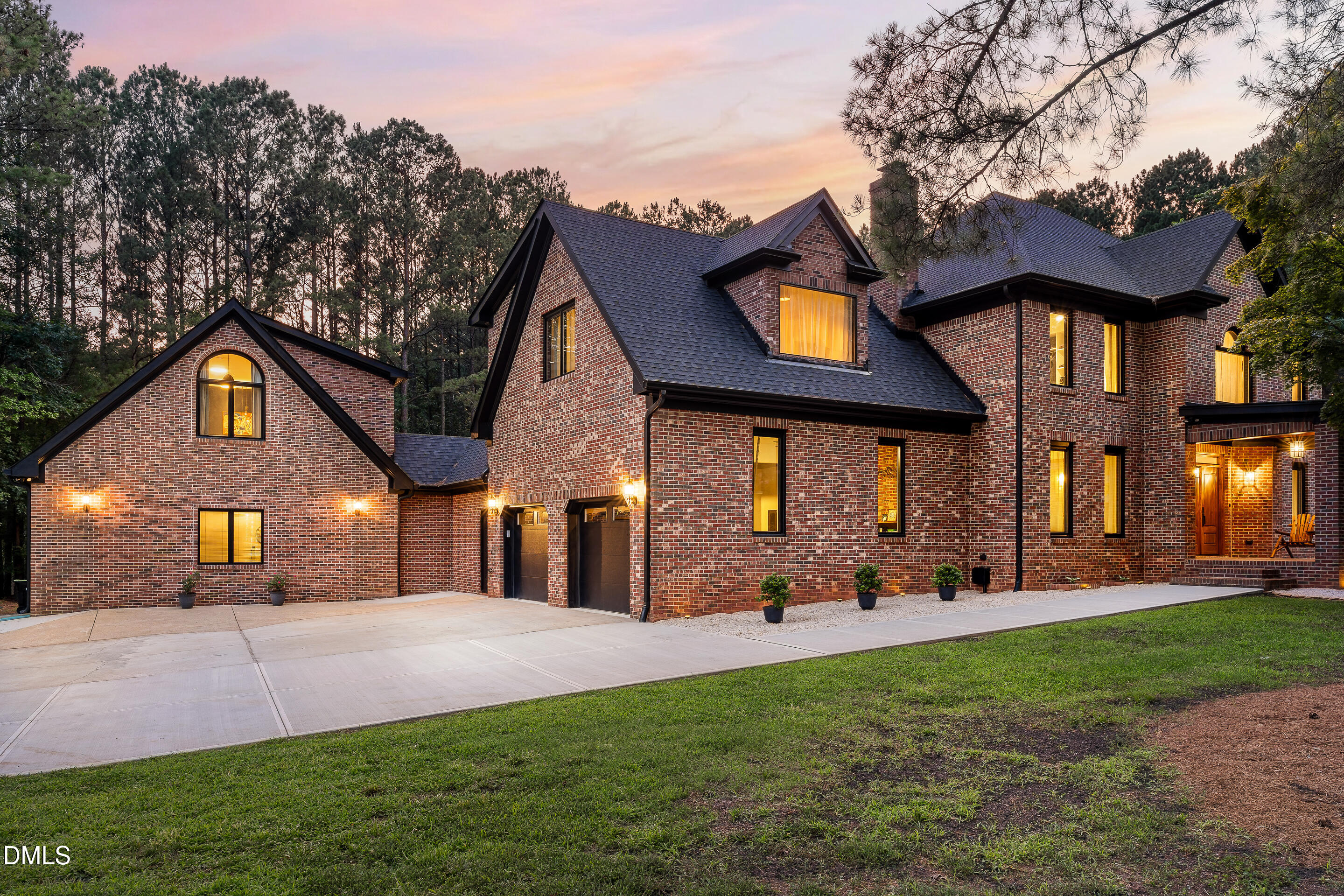 700 Lochgarton Lane