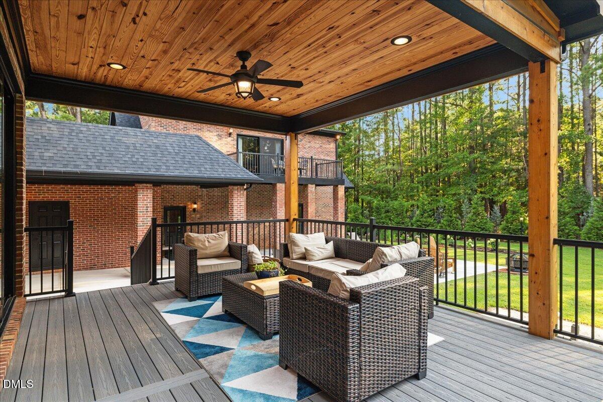 700 Lochgarton Lane