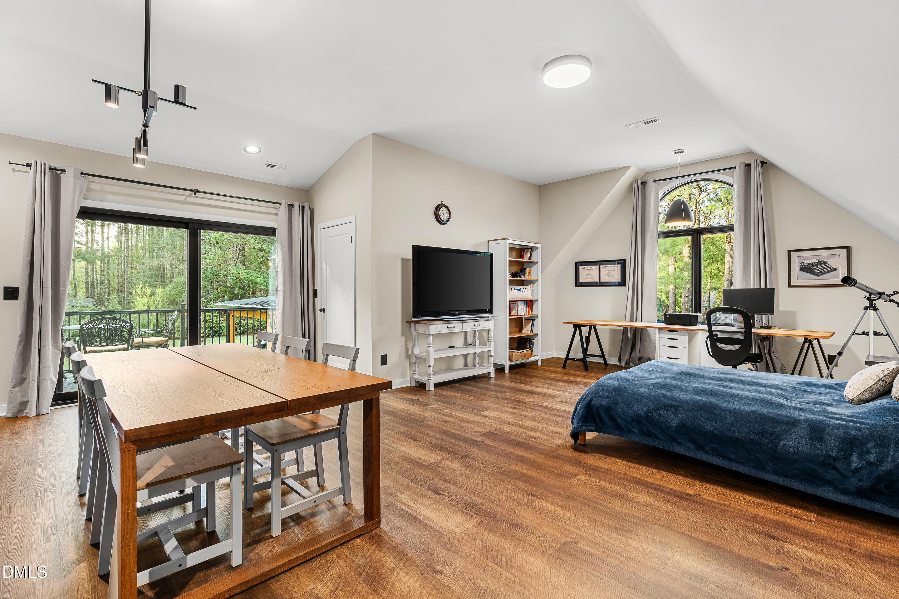 700 Lochgarton Lane