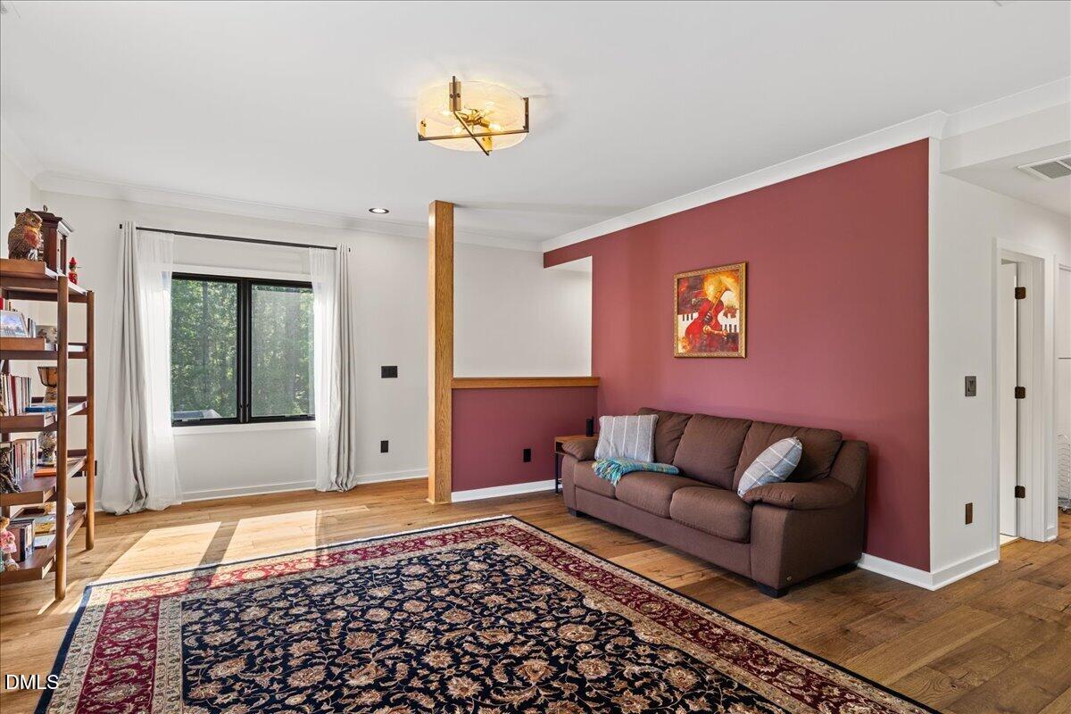700 Lochgarton Lane