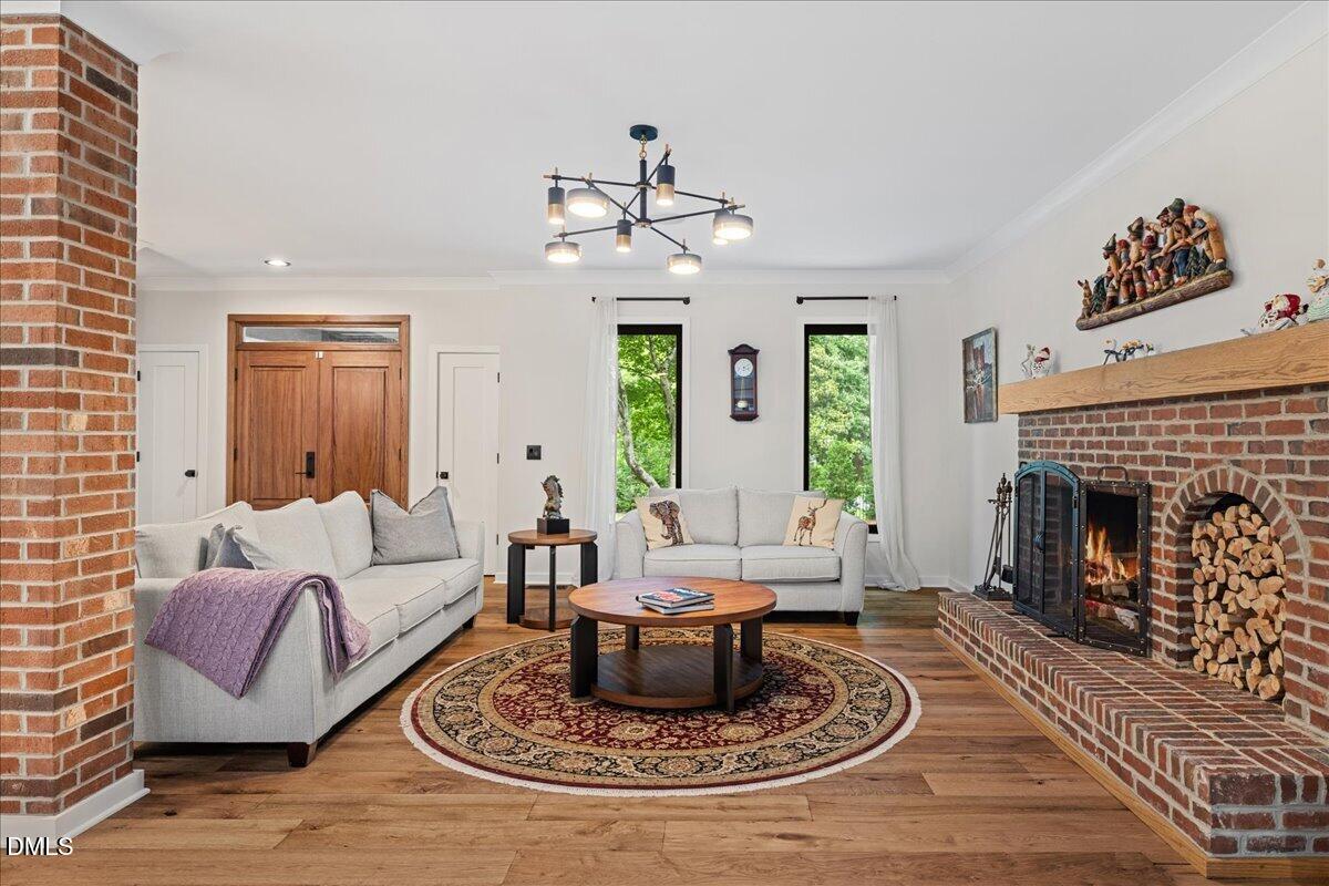 700 Lochgarton Lane
