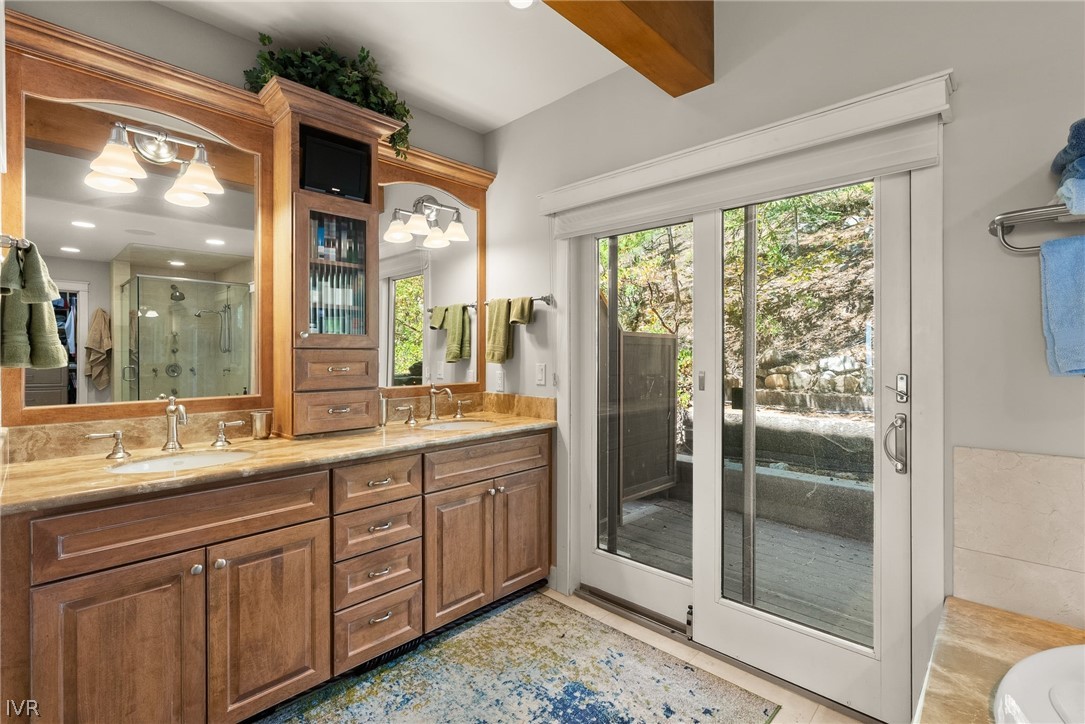 501 Lakeshore Boulevard 15
