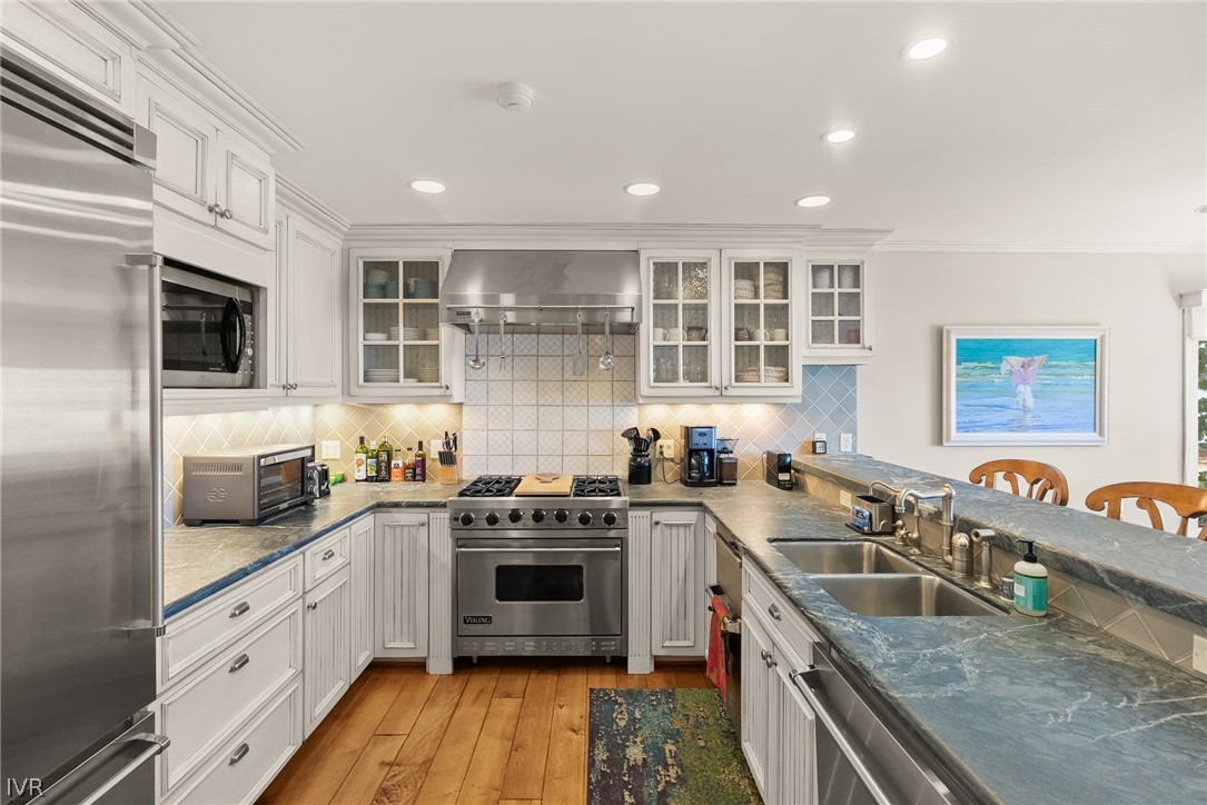501 Lakeshore Boulevard 15