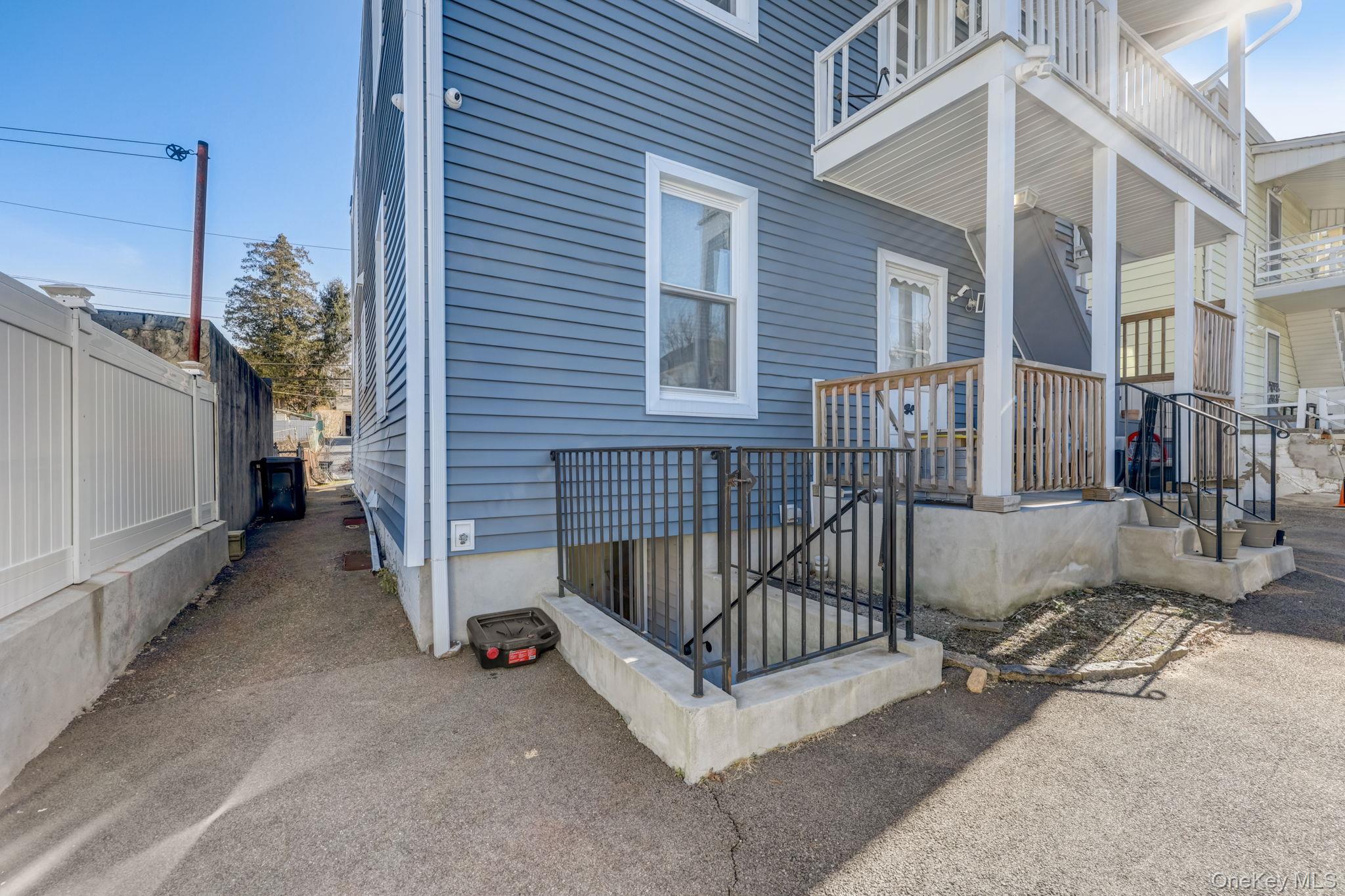 7 4th Street Unit: 2