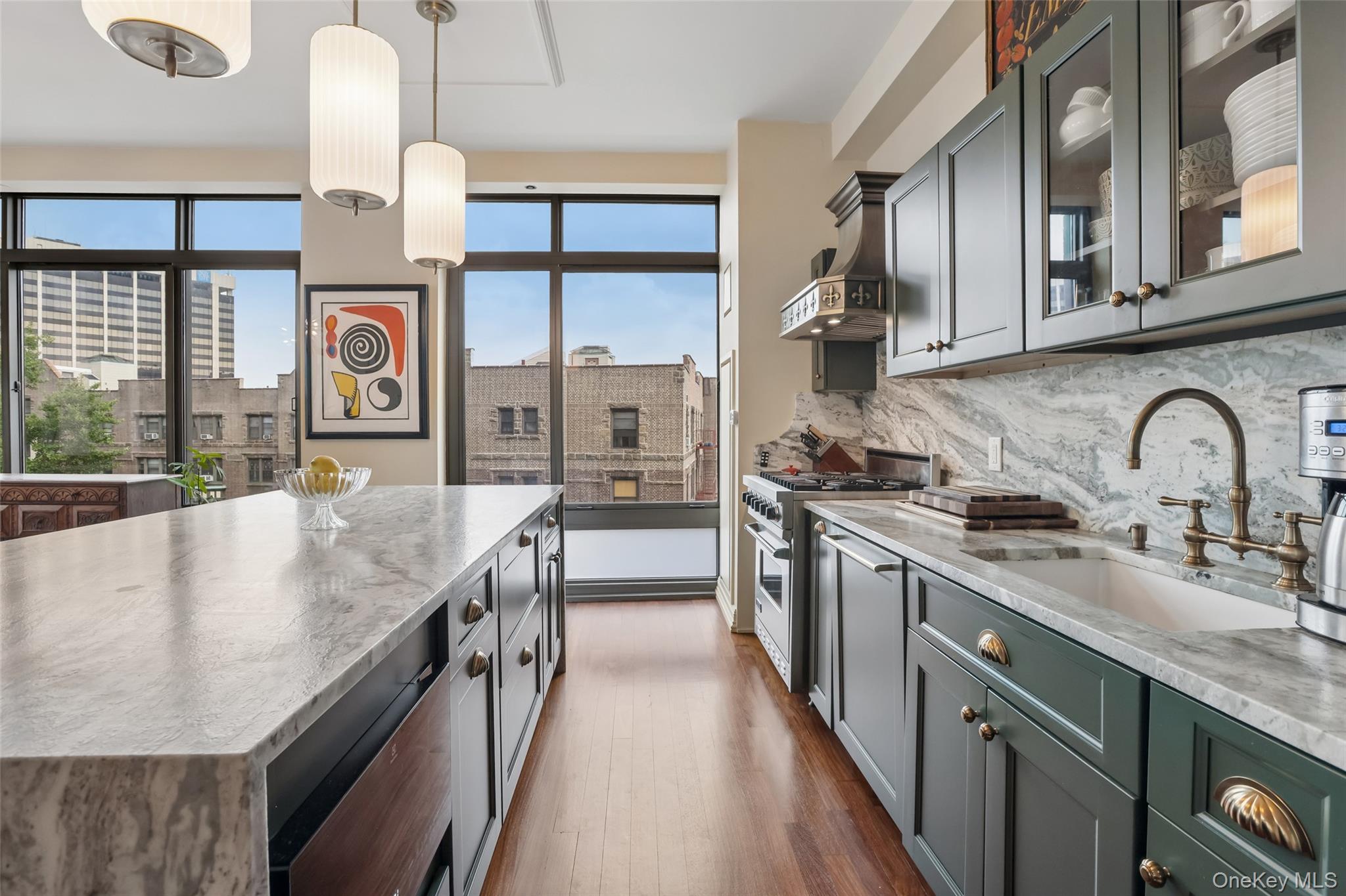 25 City Place Unit: 6C