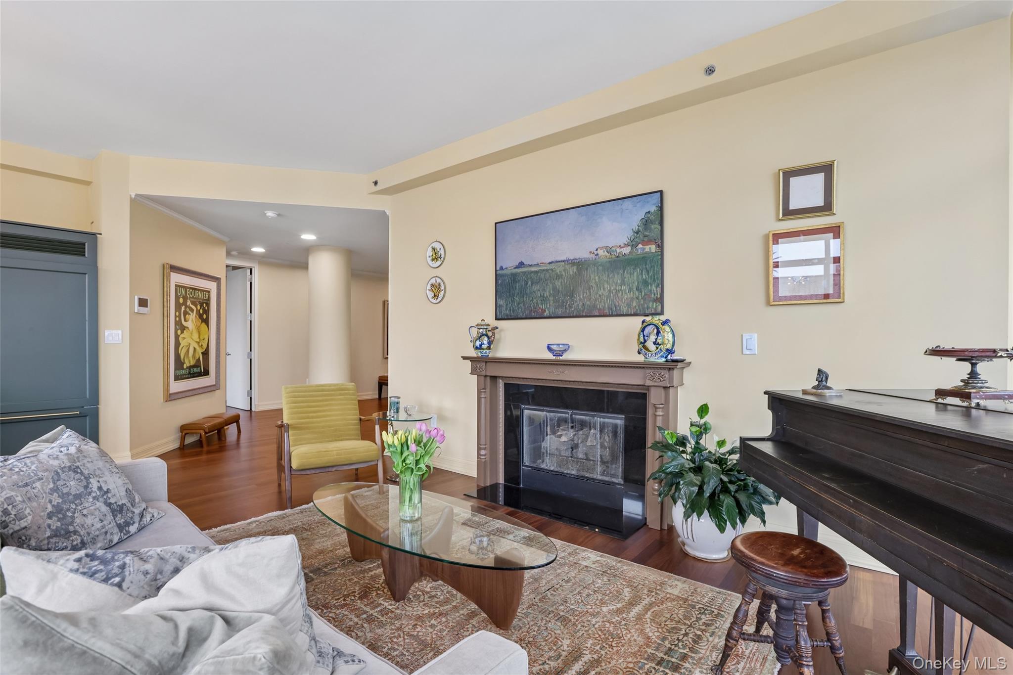 25 City Place Unit: 6C