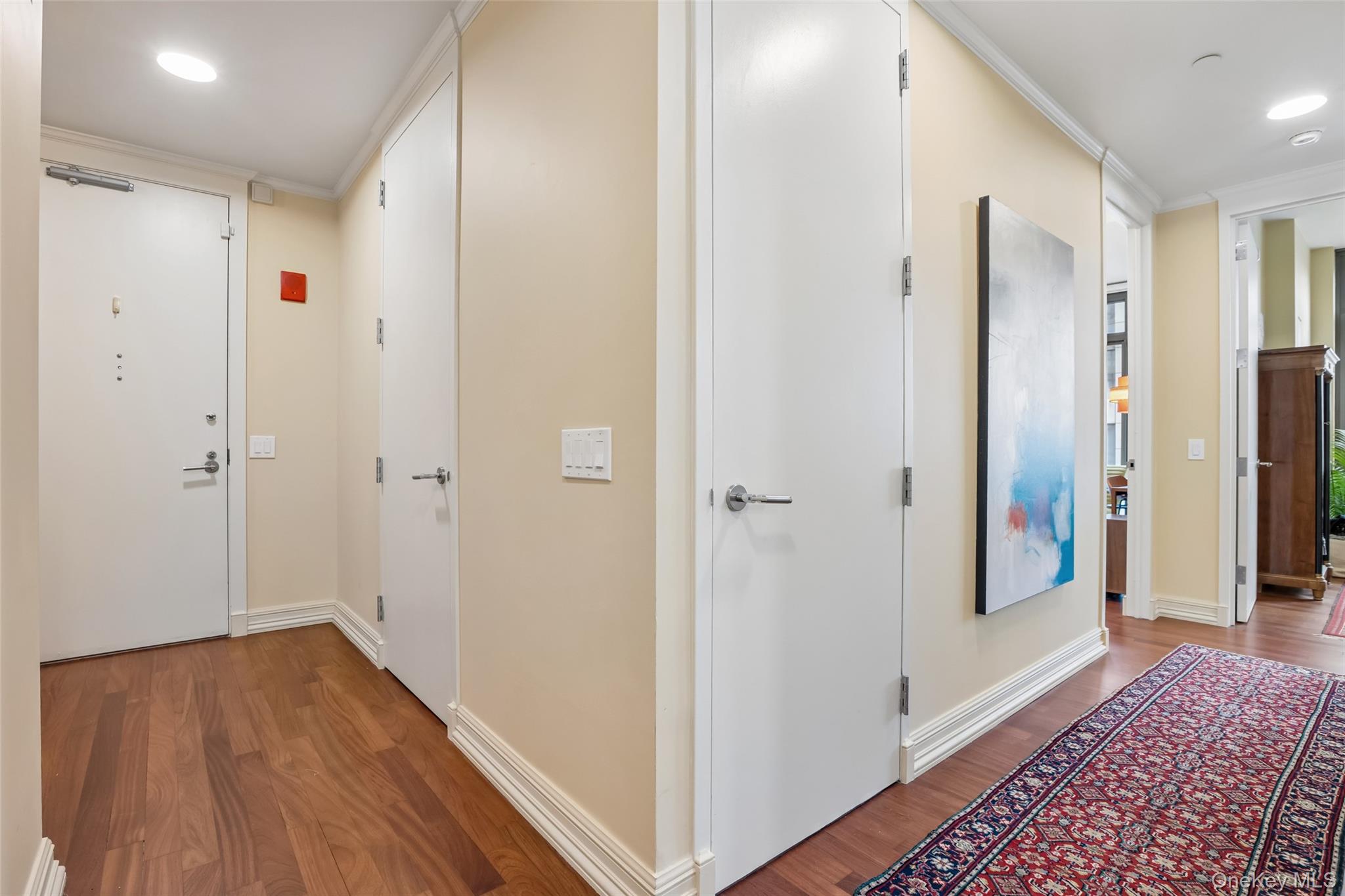 25 City Place Unit: 6C