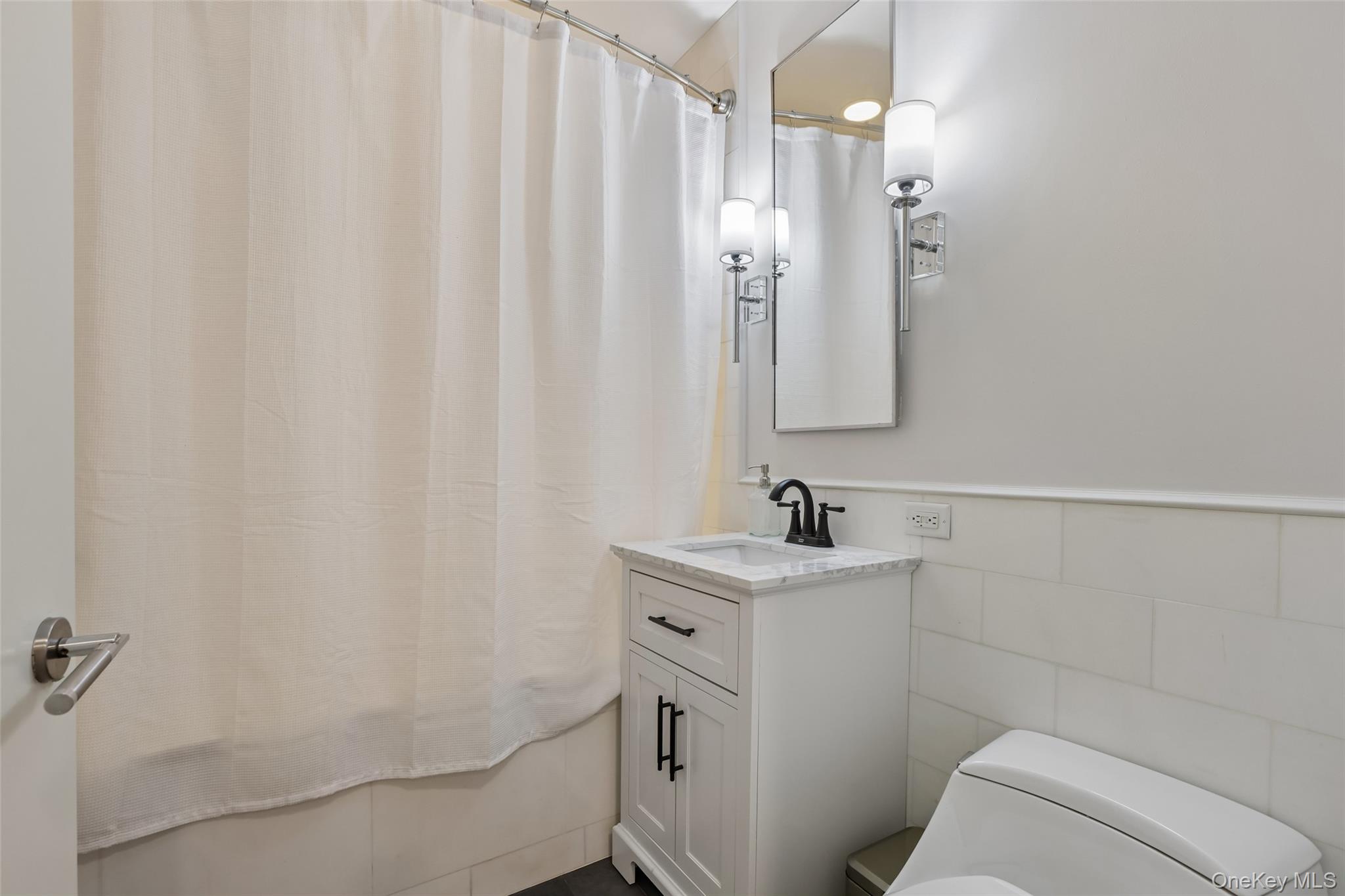25 City Place Unit: 6C