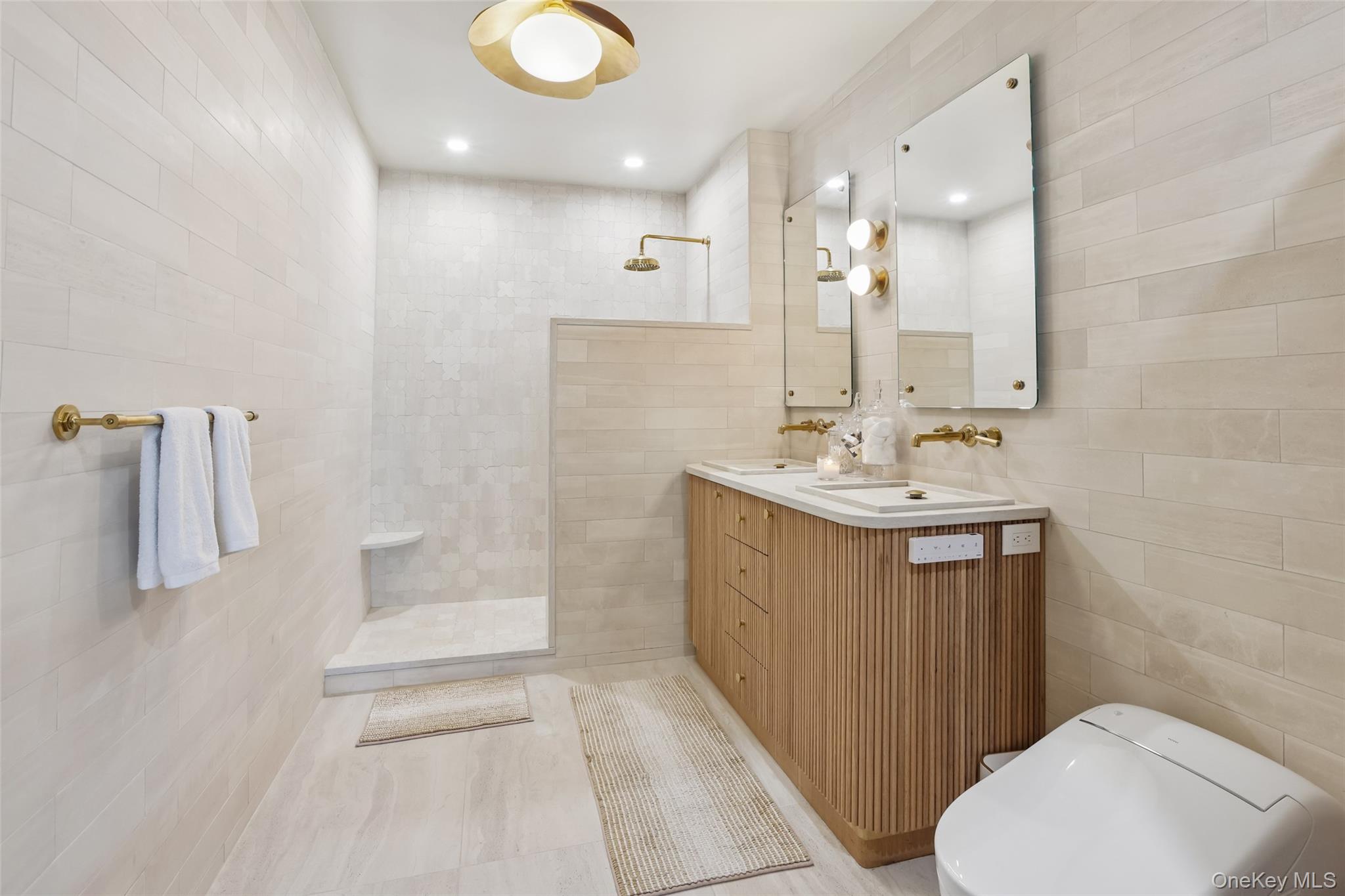 25 City Place Unit: 6C