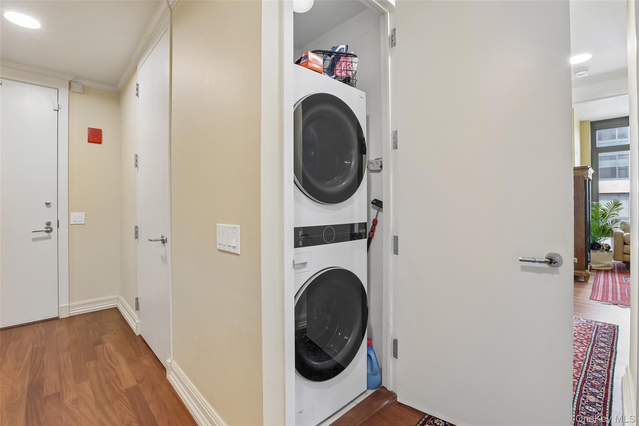 25 City Place Unit: 6C