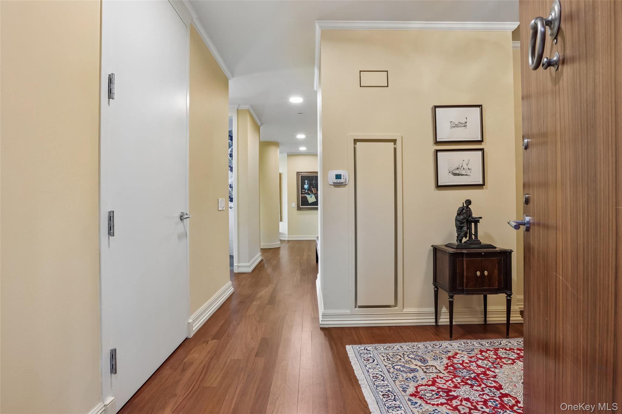 25 City Place Unit: 6C