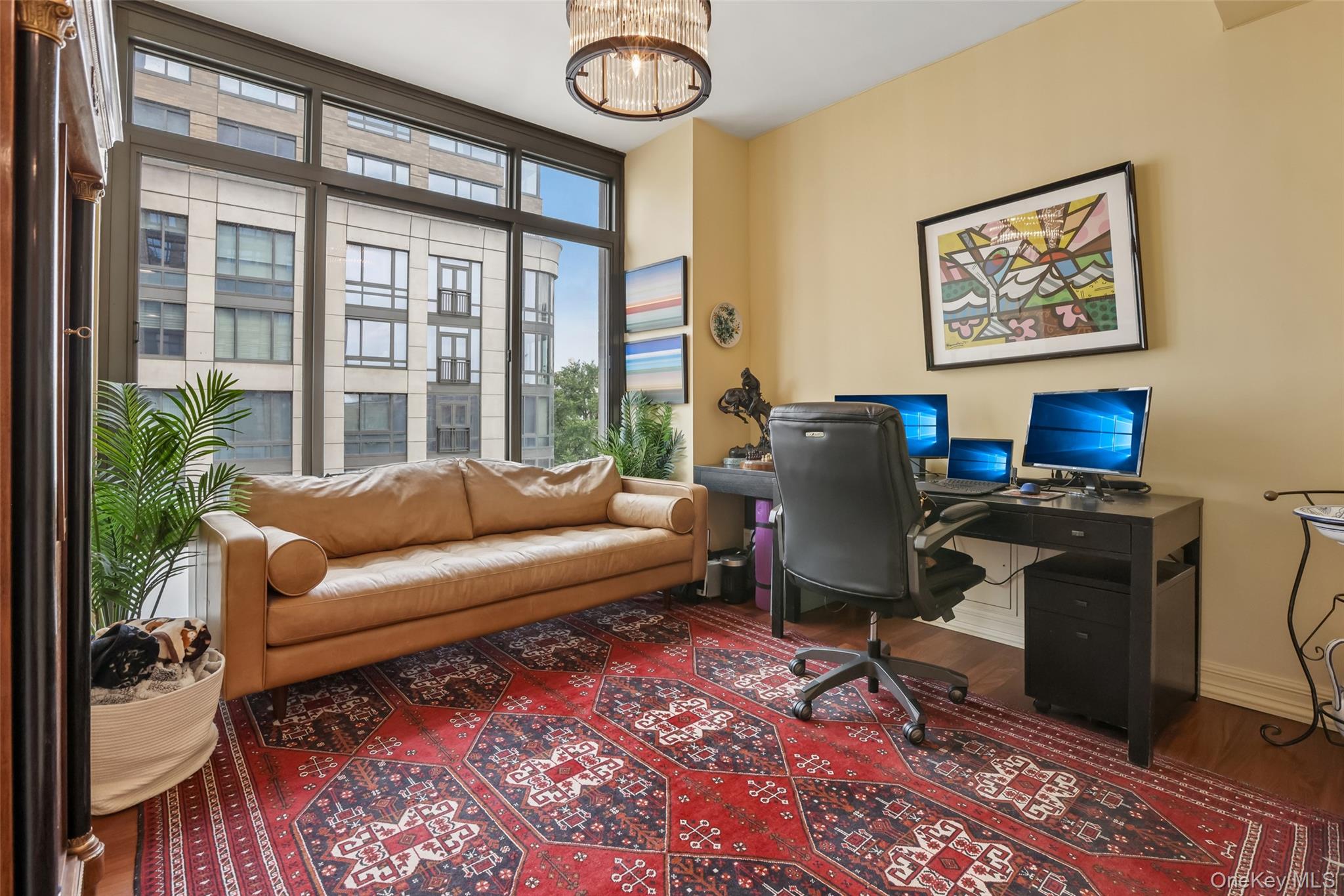 25 City Place Unit: 6C