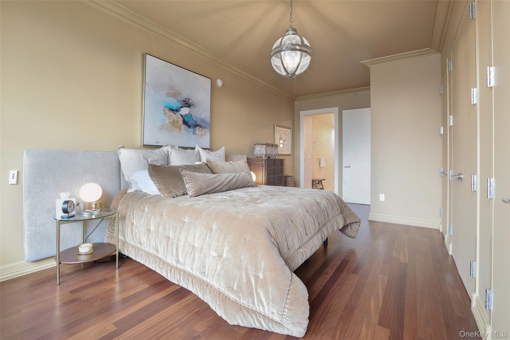 25 City Place Unit: 6C