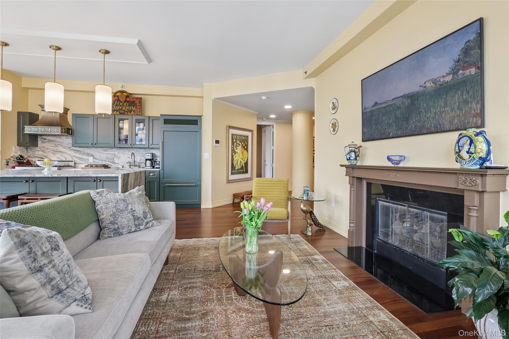 25 City Place Unit: 6C