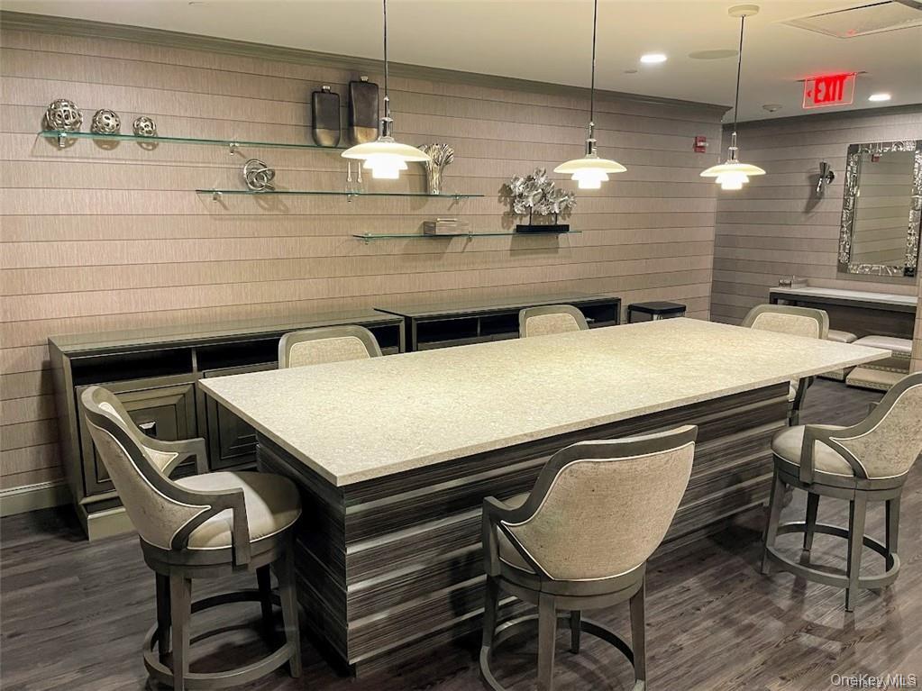 25 City Place Unit: 4B