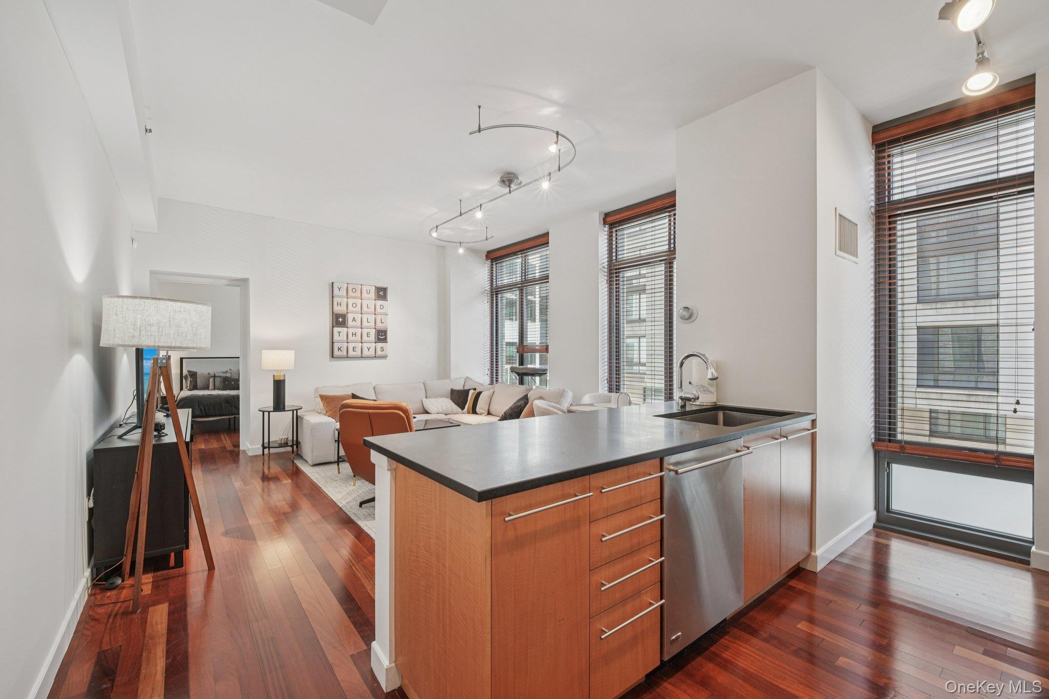 25 City Place Unit: 4B