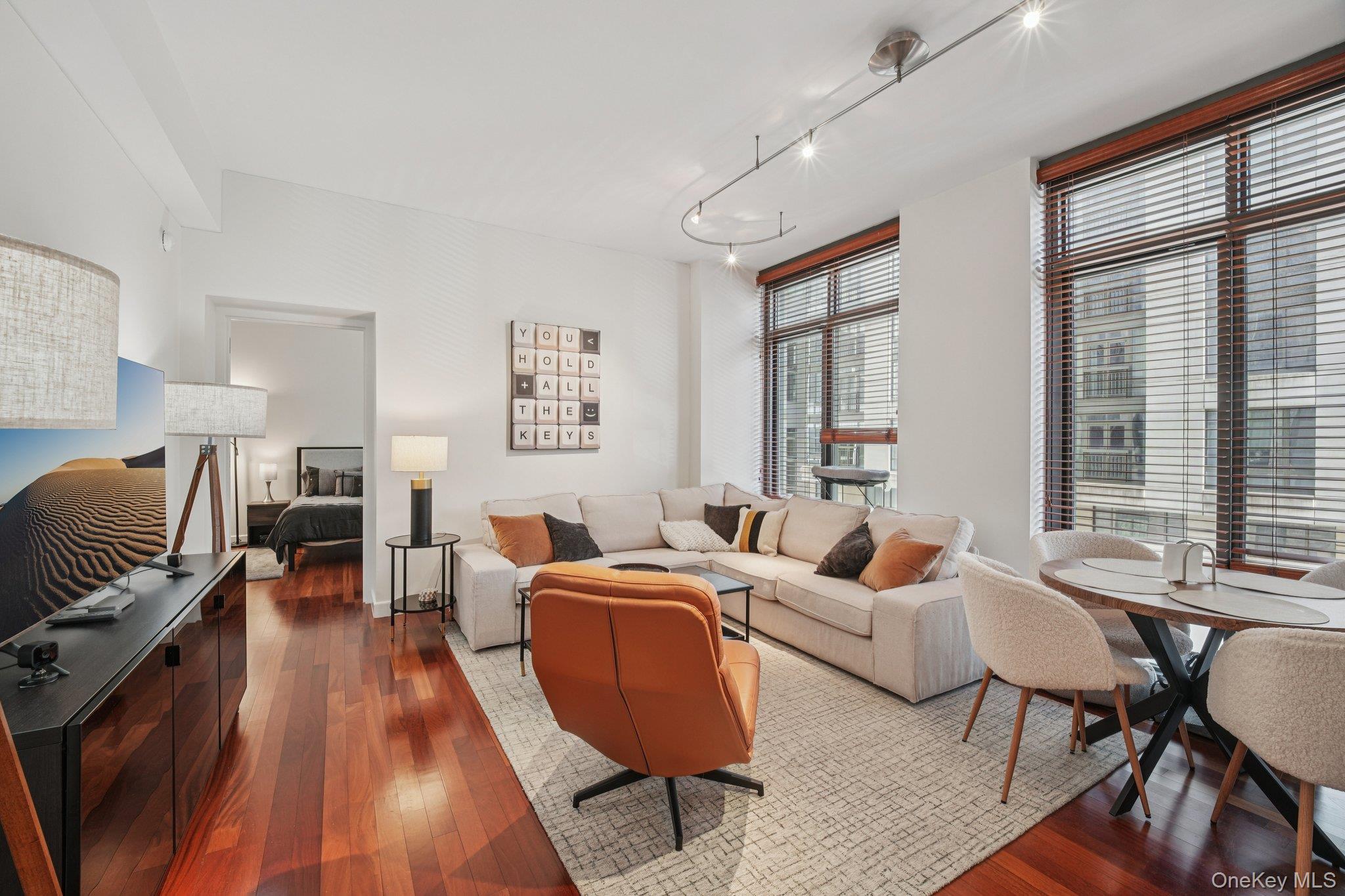 25 City Place Unit: 4B