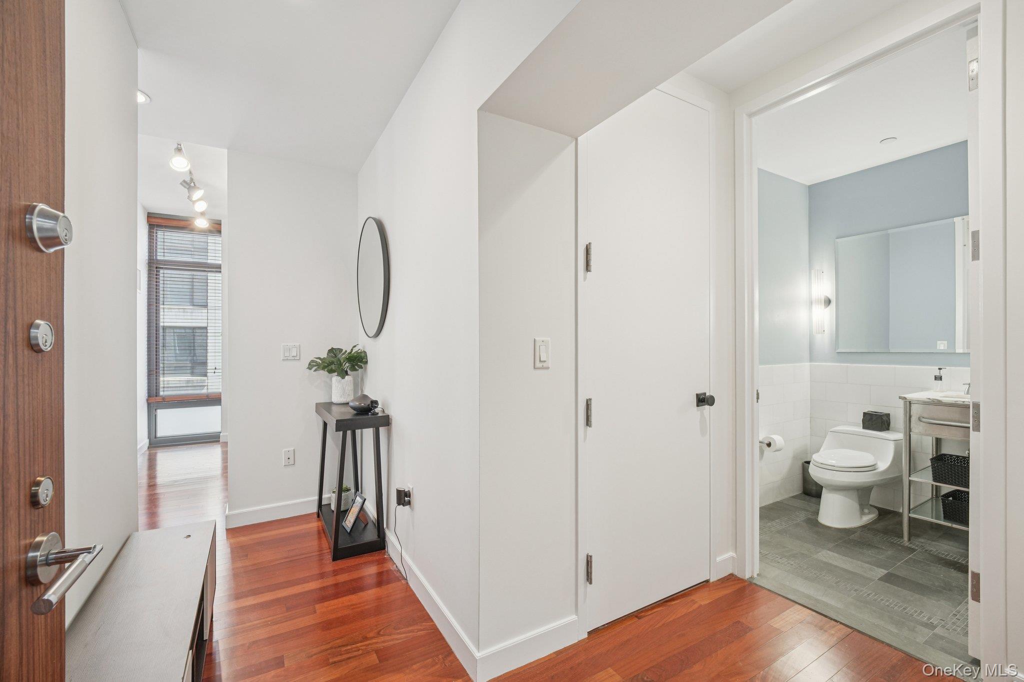 25 City Place Unit: 4B