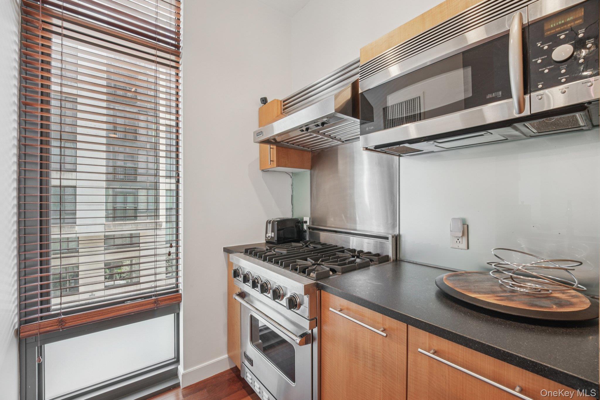 25 City Place Unit: 4B