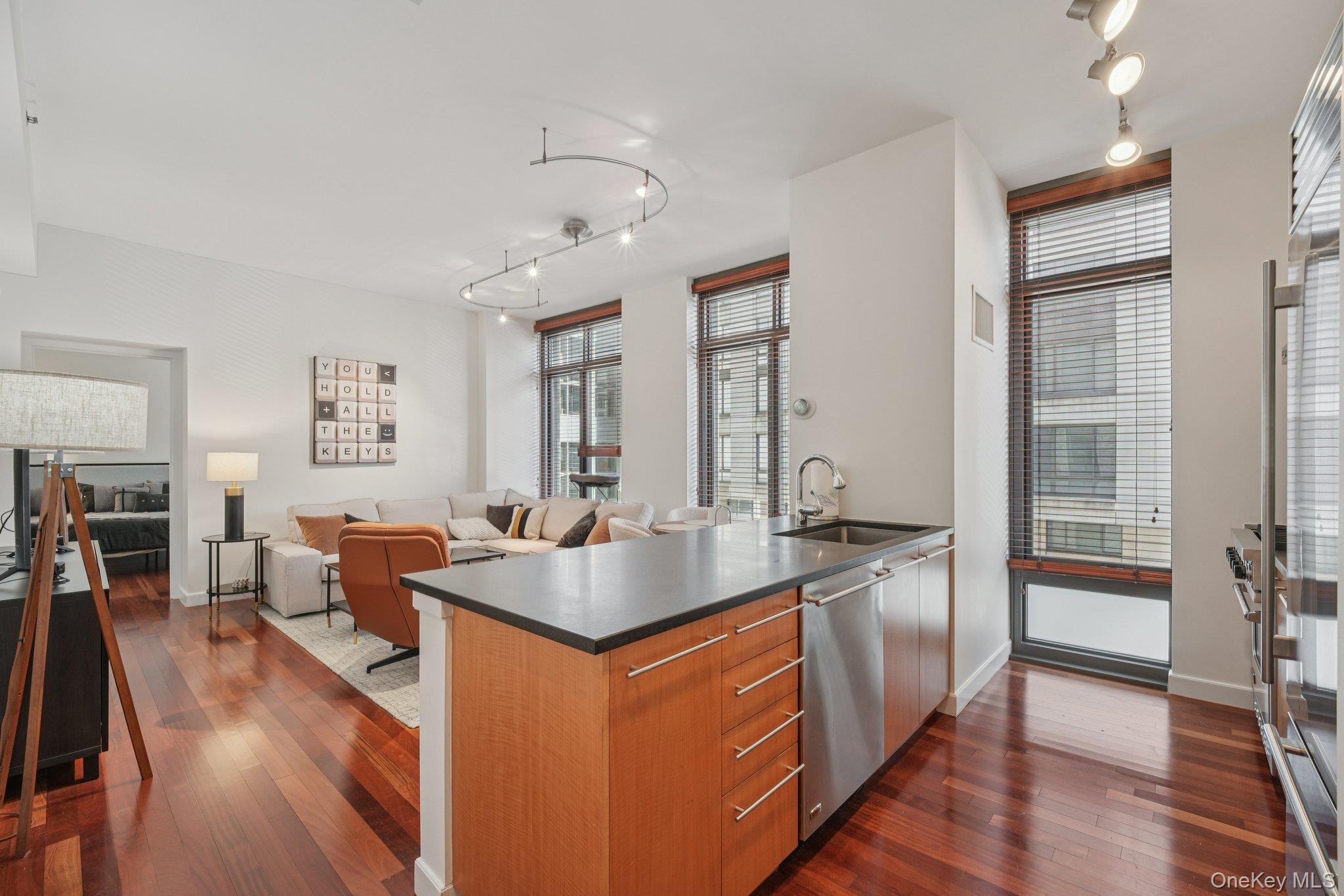 25 City Place Unit: 4B