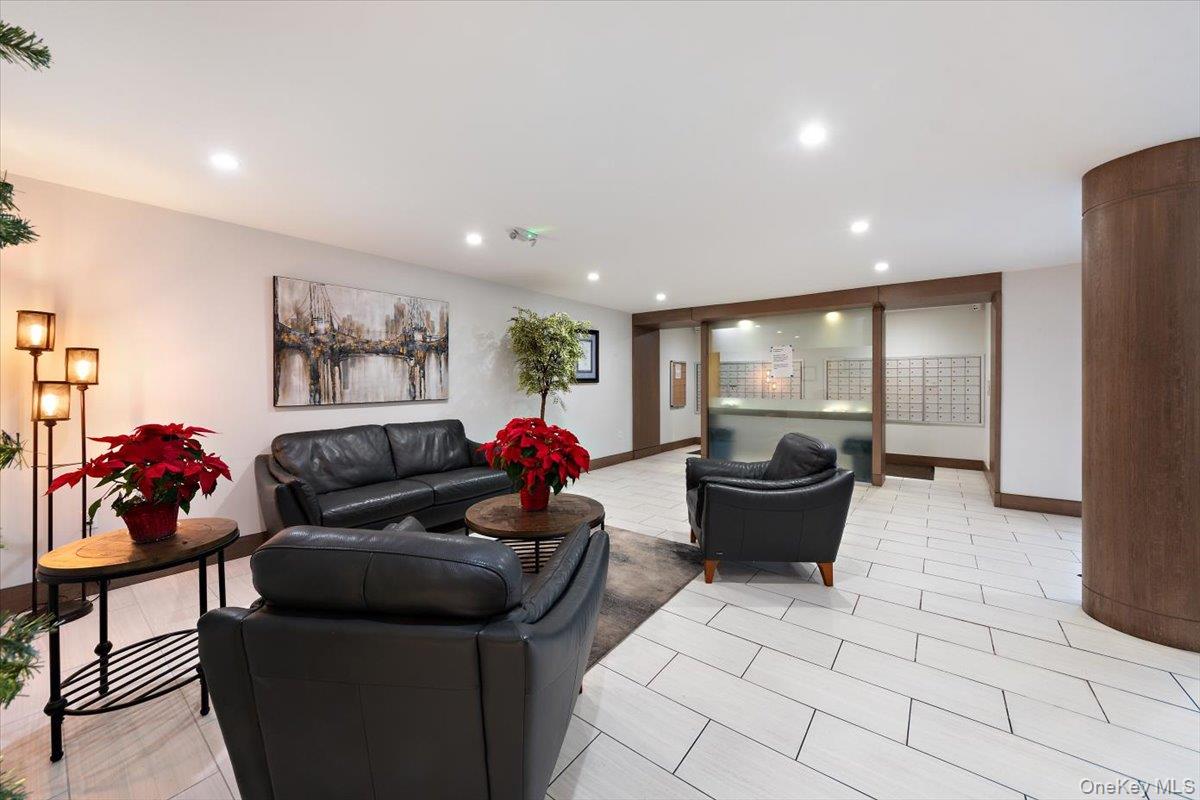 505 Central Avenue Unit: 725