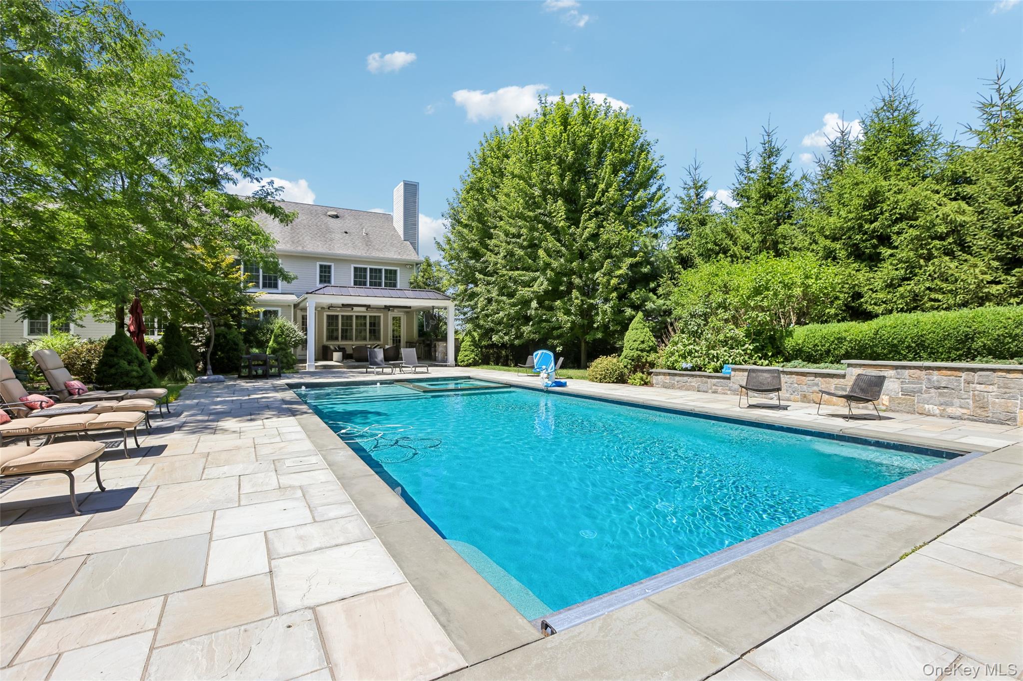 15 Heritage Drive
