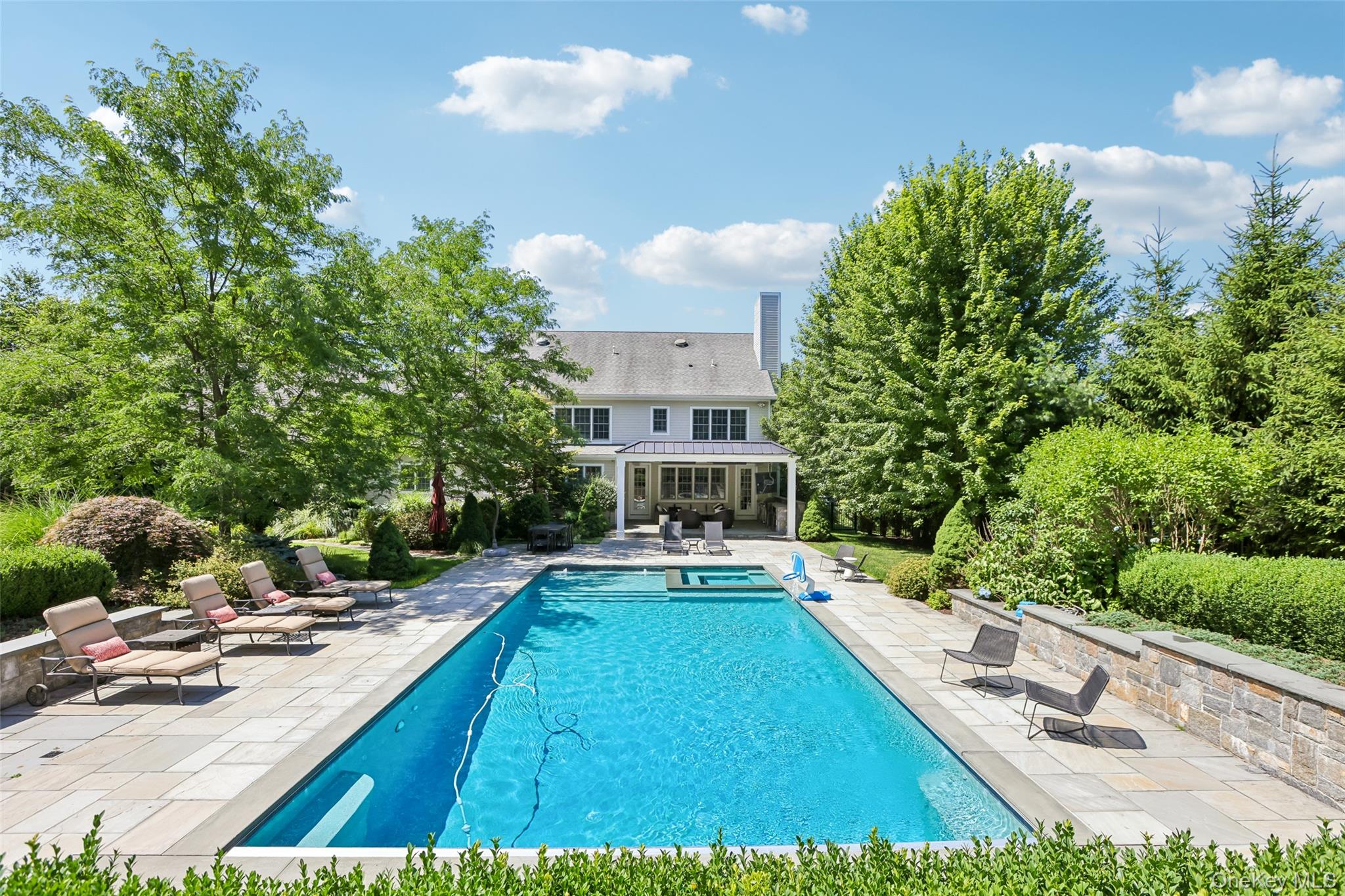 15 Heritage Drive